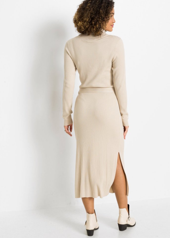 Strickkleid mit Bindegürtel