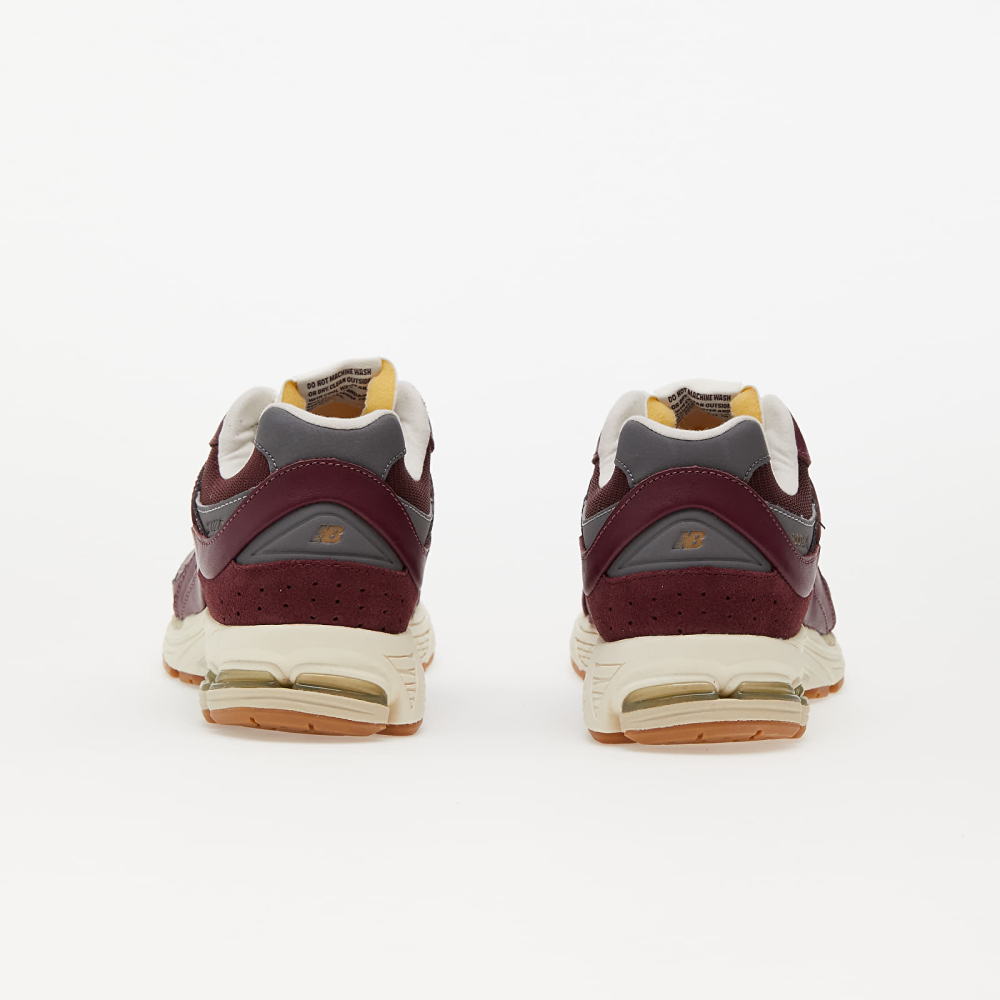 New Balance 2002R M2002RVH / rot