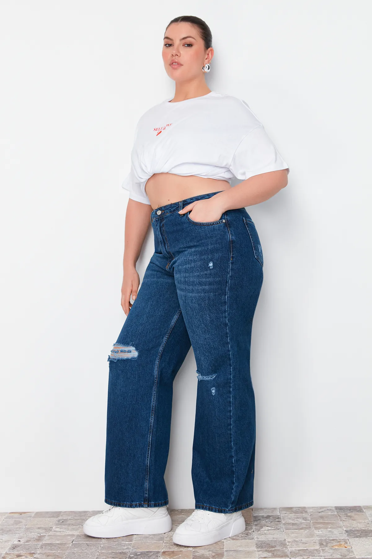 Trendyol Curve  Dunkelblaue zerrissene Jeans mit hoher Taille und weitem Bein TBSSS22JE00006
