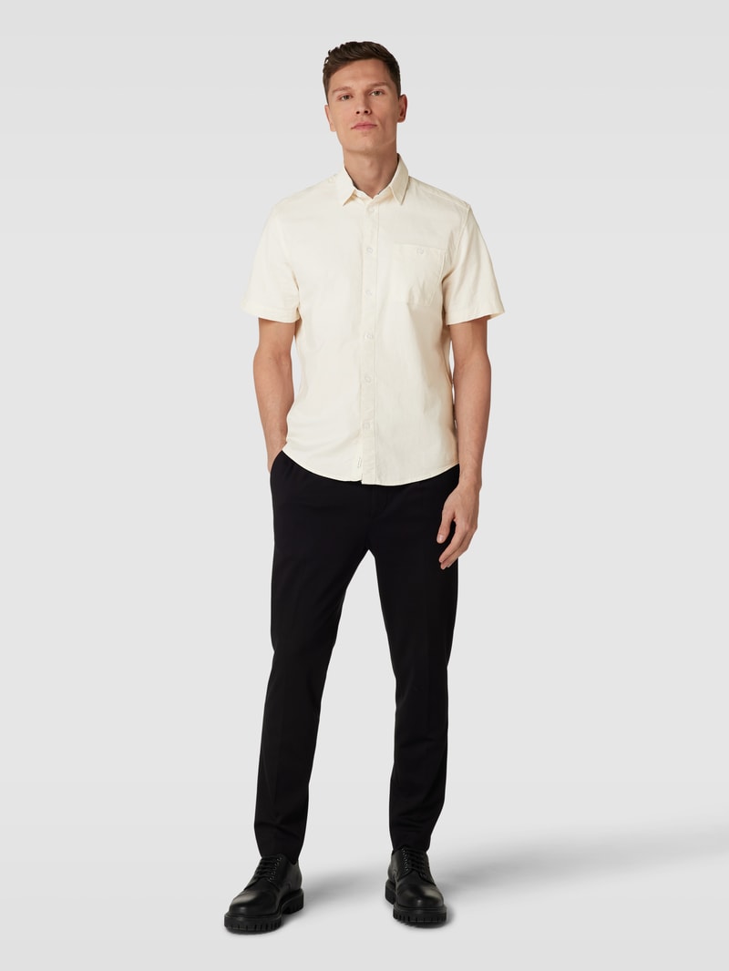 Freizeithemd mit Brusttasche in offwhite