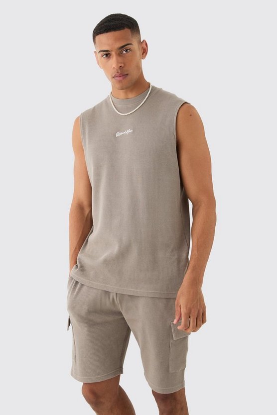 Man Tanktop & Cargo-Shorts in Waffeloptik