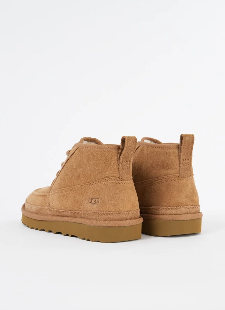 Ghete UGG Neumel din piele întoarsă cu șireturi și inserții de lână
