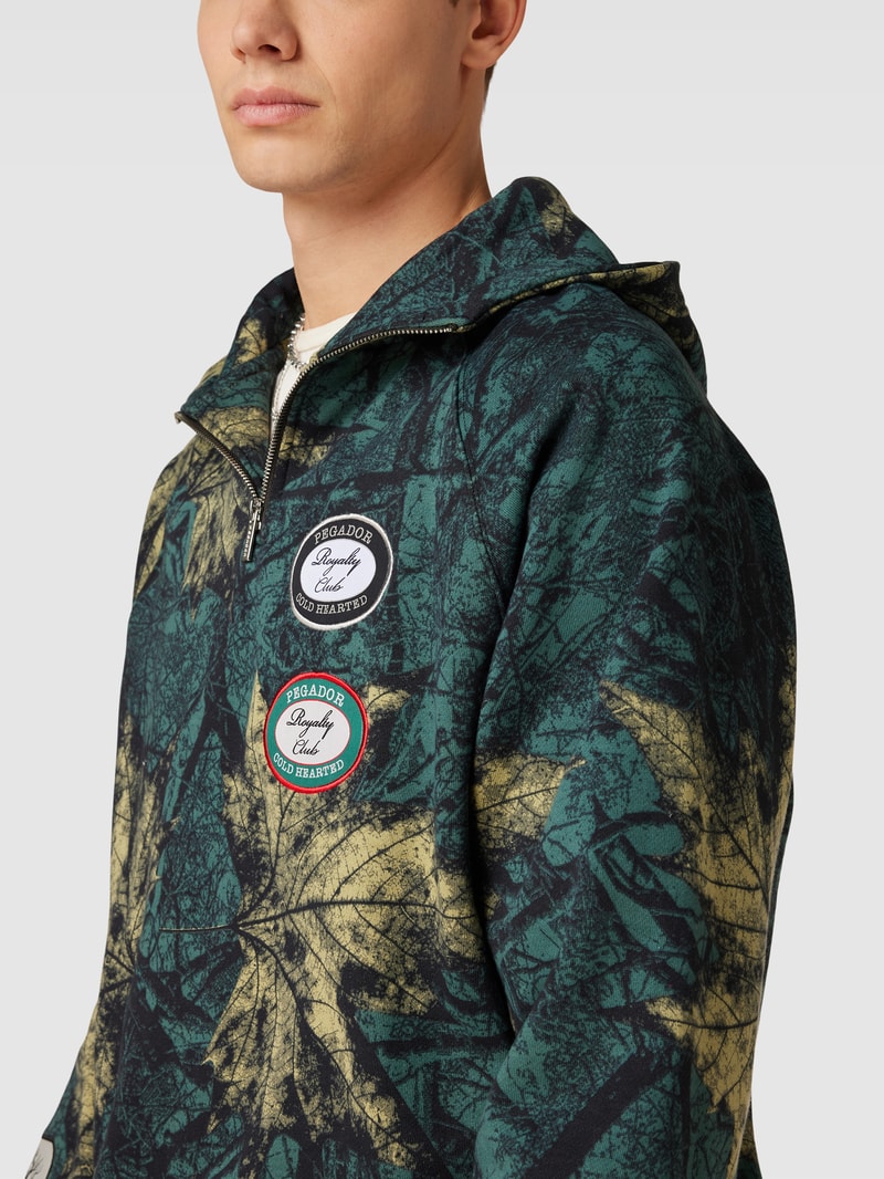 Oversized Hoodie mit Allover-Muster Modell 'FERGUS' in olivgrün