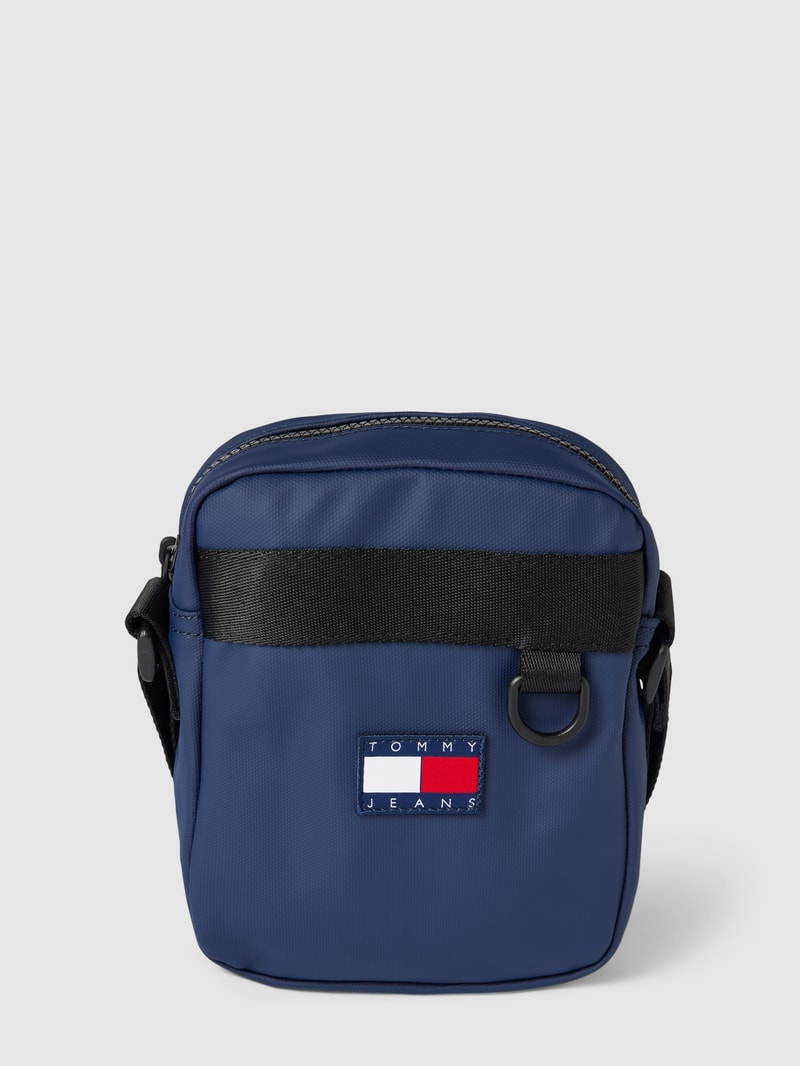 Handtasche mit Label-Patch in marineblau
