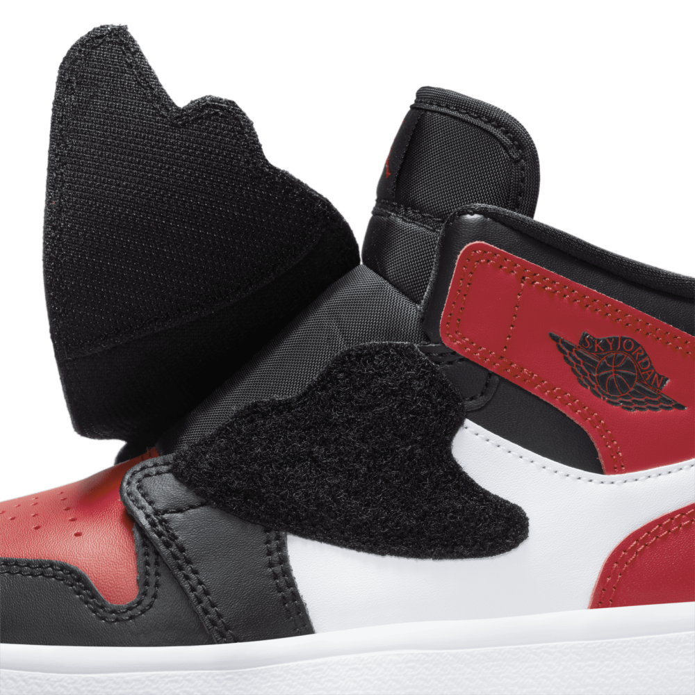 NIKE JORDAN Sky Jordan 1 BQ7197-016 / schwarz