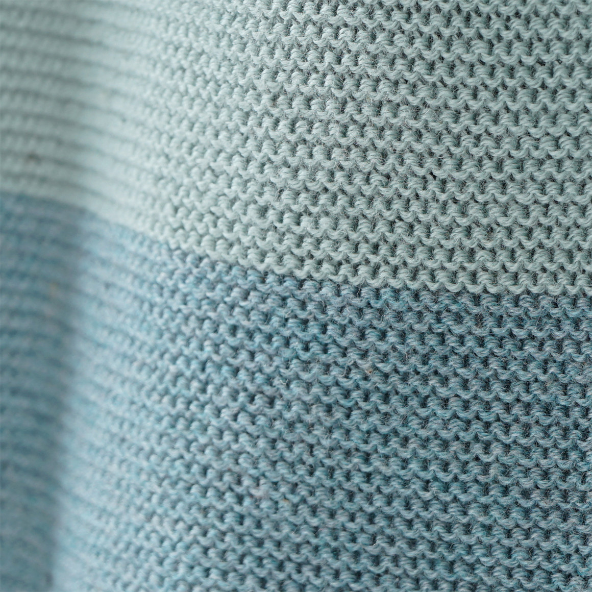 Newborn Strickpullover mit Farbteiler