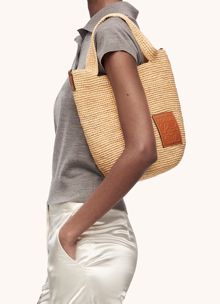 LOEWE Raffia -olkalaukku vasikannahkaisilla yksityiskohdilla