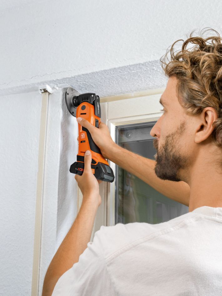 Fein 71293665000 AMM 700 MAX AS akkukäyttöinen monitoimityökalusarja 1 x 18 V 2,0 Ah akkulaturi nailonkotelossa