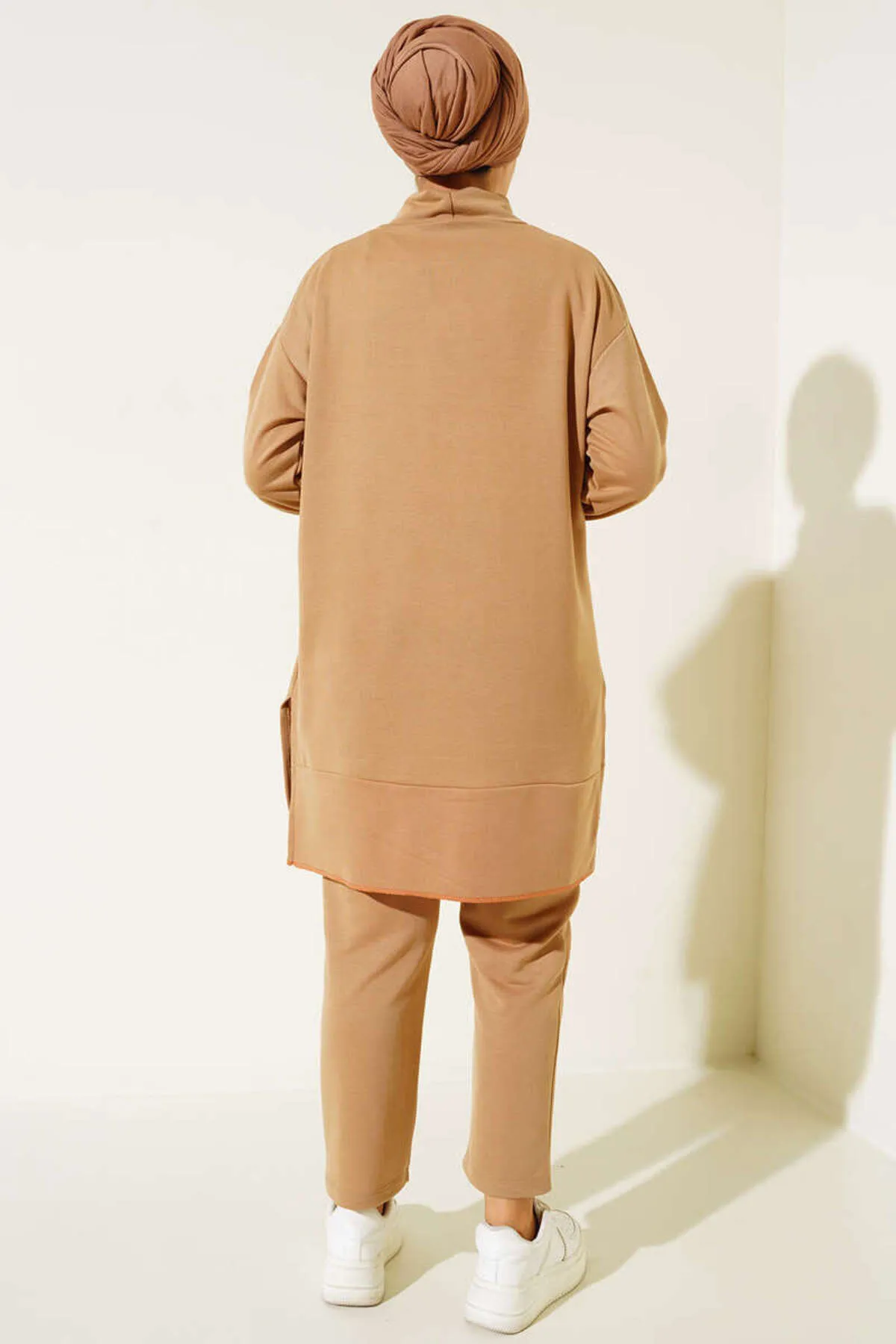 VOLT CLOTHİNG  Damen-Doppelanzug mit Barcode-Emblem