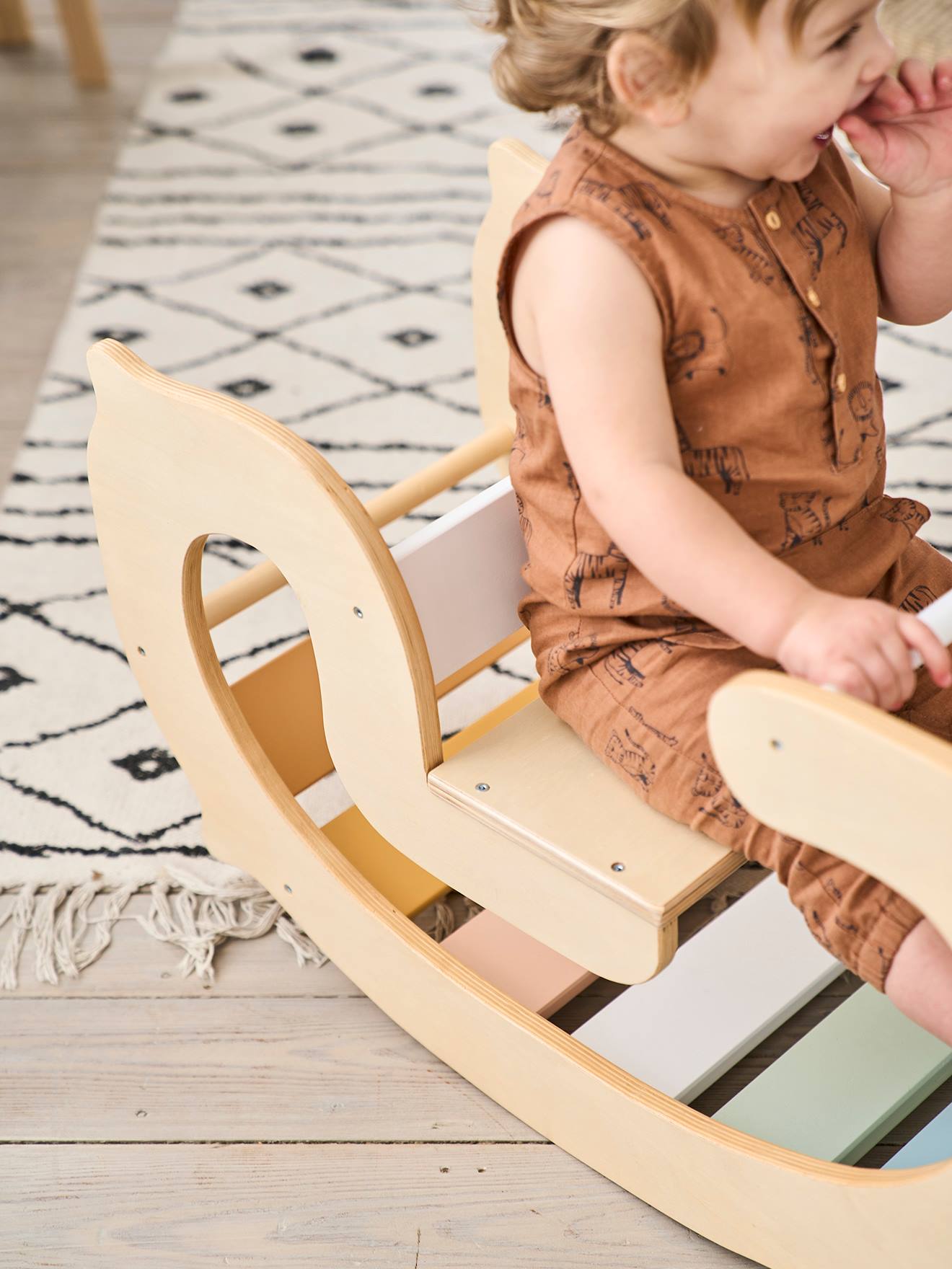 Bascule d'intérieur en bois FSC® multicolore