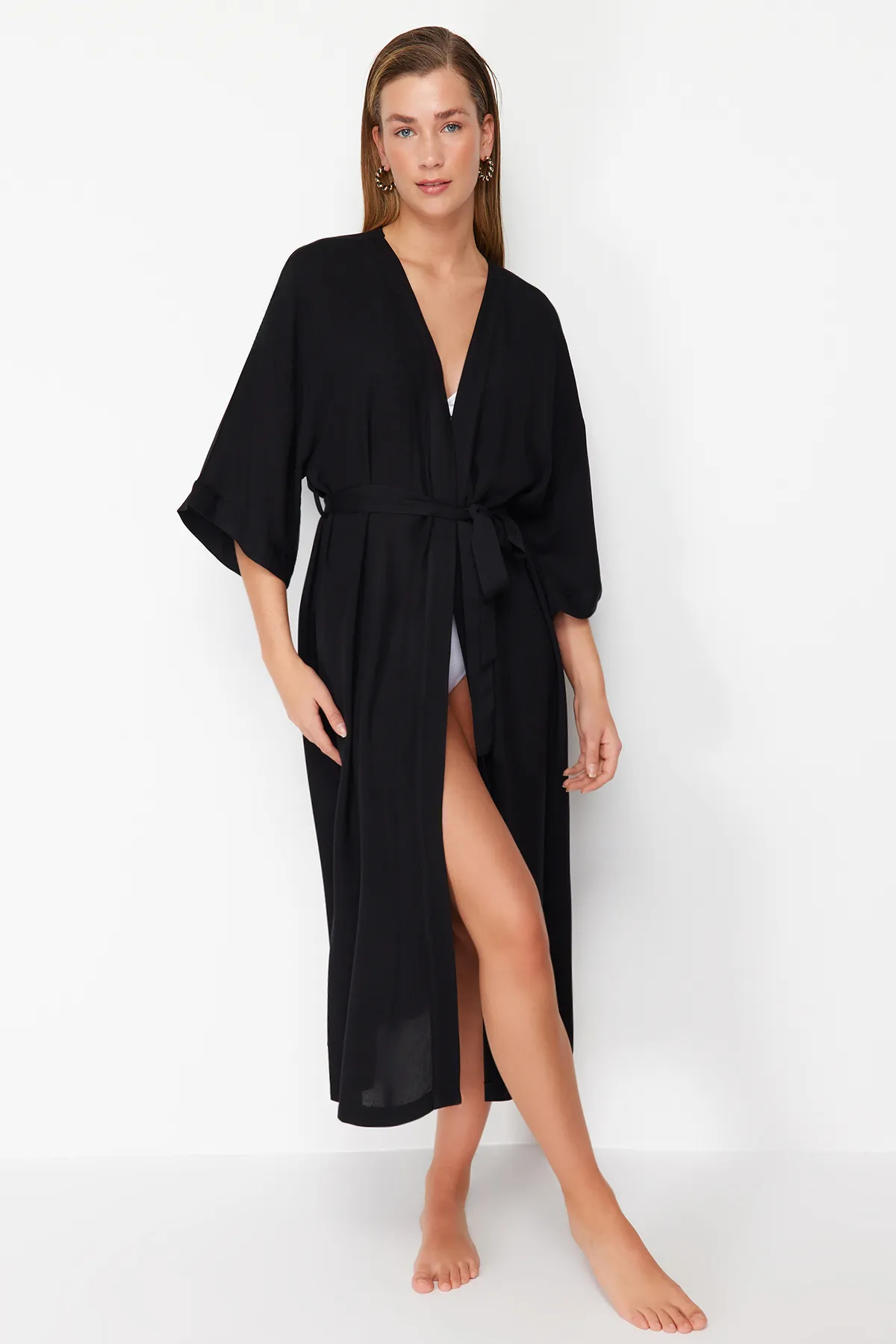 Trendyol Collection  Geometrisch gemusterter, gewebter Maxi-Kimono und Kaftan mit Gürtel TBESS23KM00025