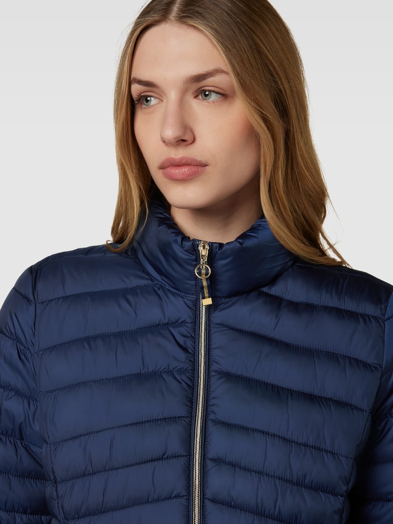 Steppjacke mit Stehkragen in dunkelblau