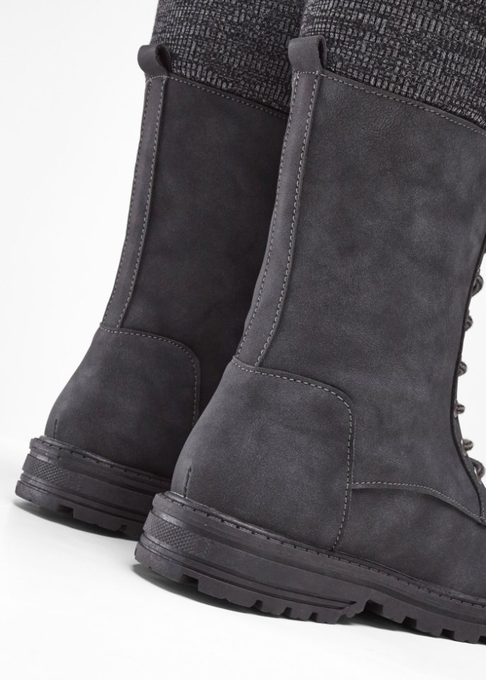 Schnürstiefel