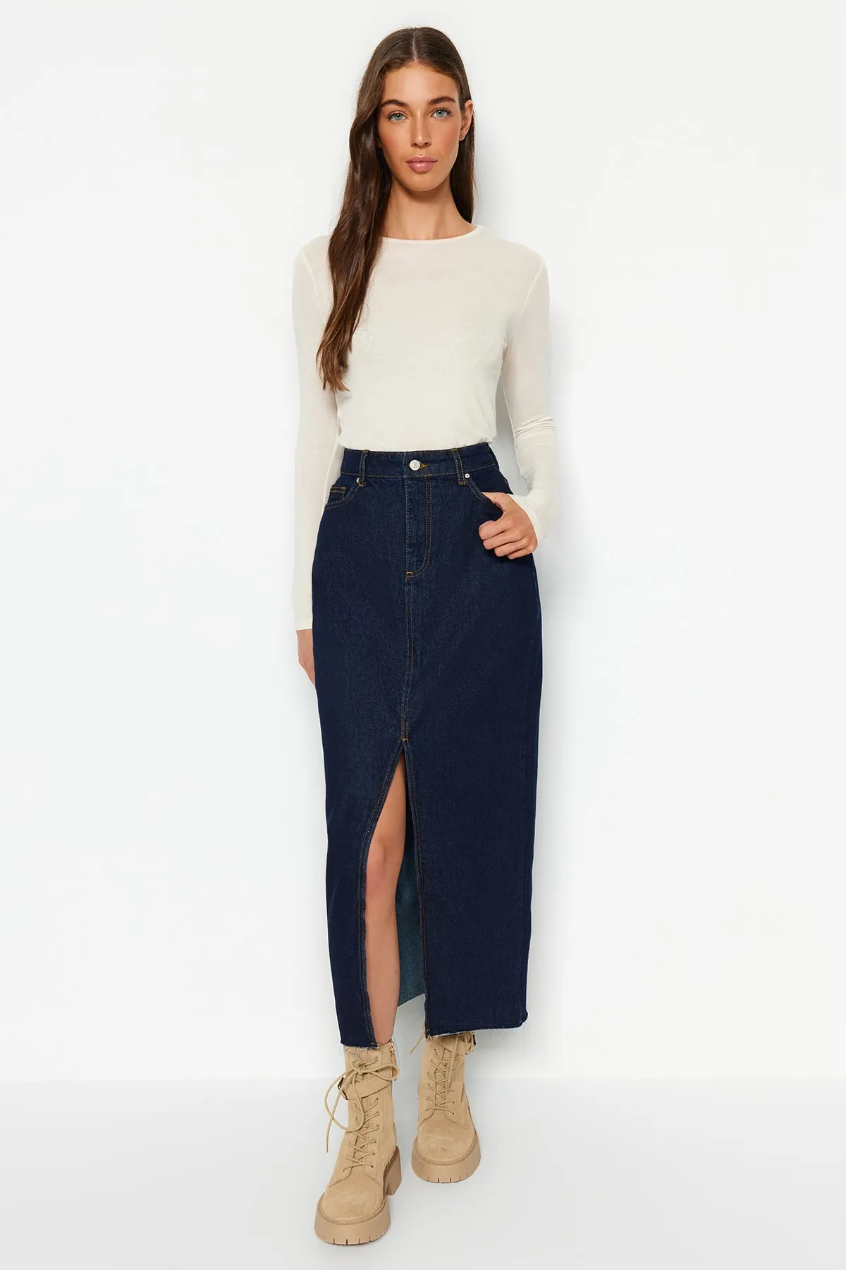 Trendyol Collection  Dunkelblauer geschlitzter Maxi-Jeansrock TWOSS23ET00290