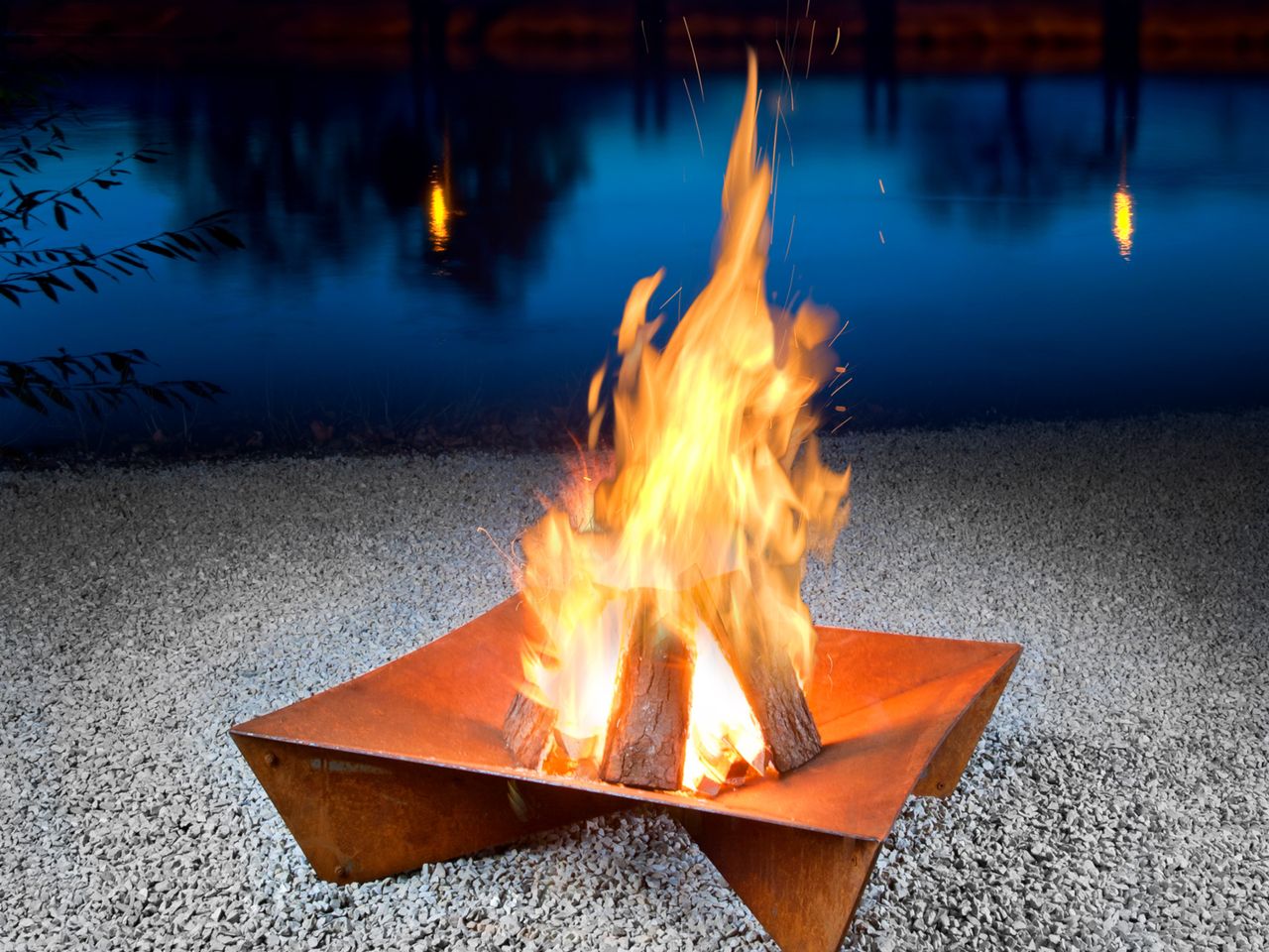 Keilbach Designprodukte Keilbach Feuerstelle, 80 x 80 x 22 cm, Stahl