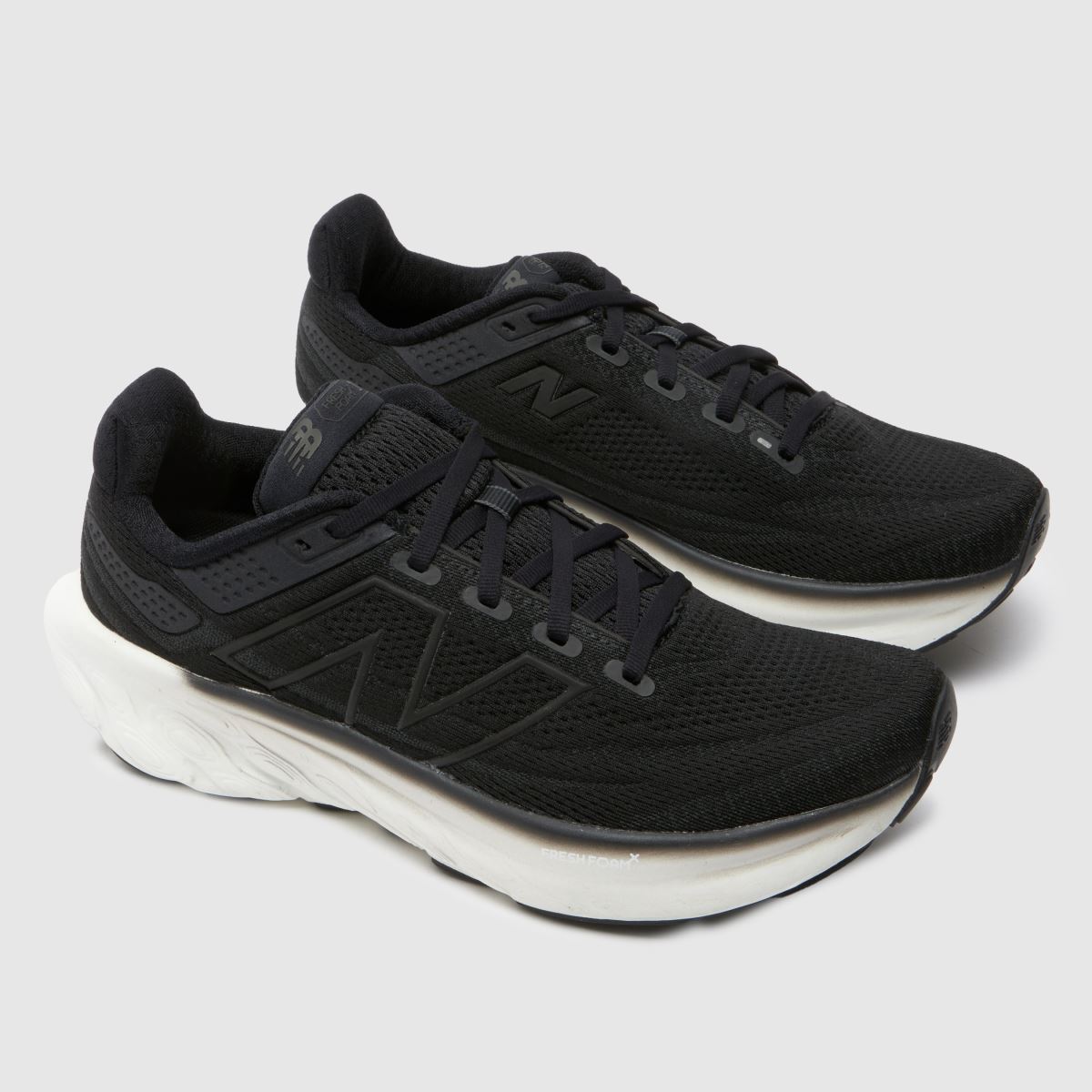 New Balance – Fresh Foam x 1080 v13 – Svarta och vita träningsskor