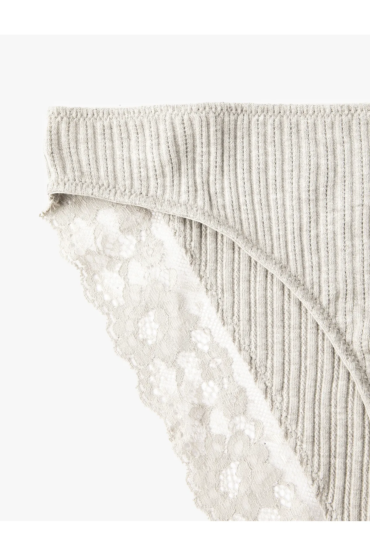 Koton  Gerippter Slip mit Spitzendetail