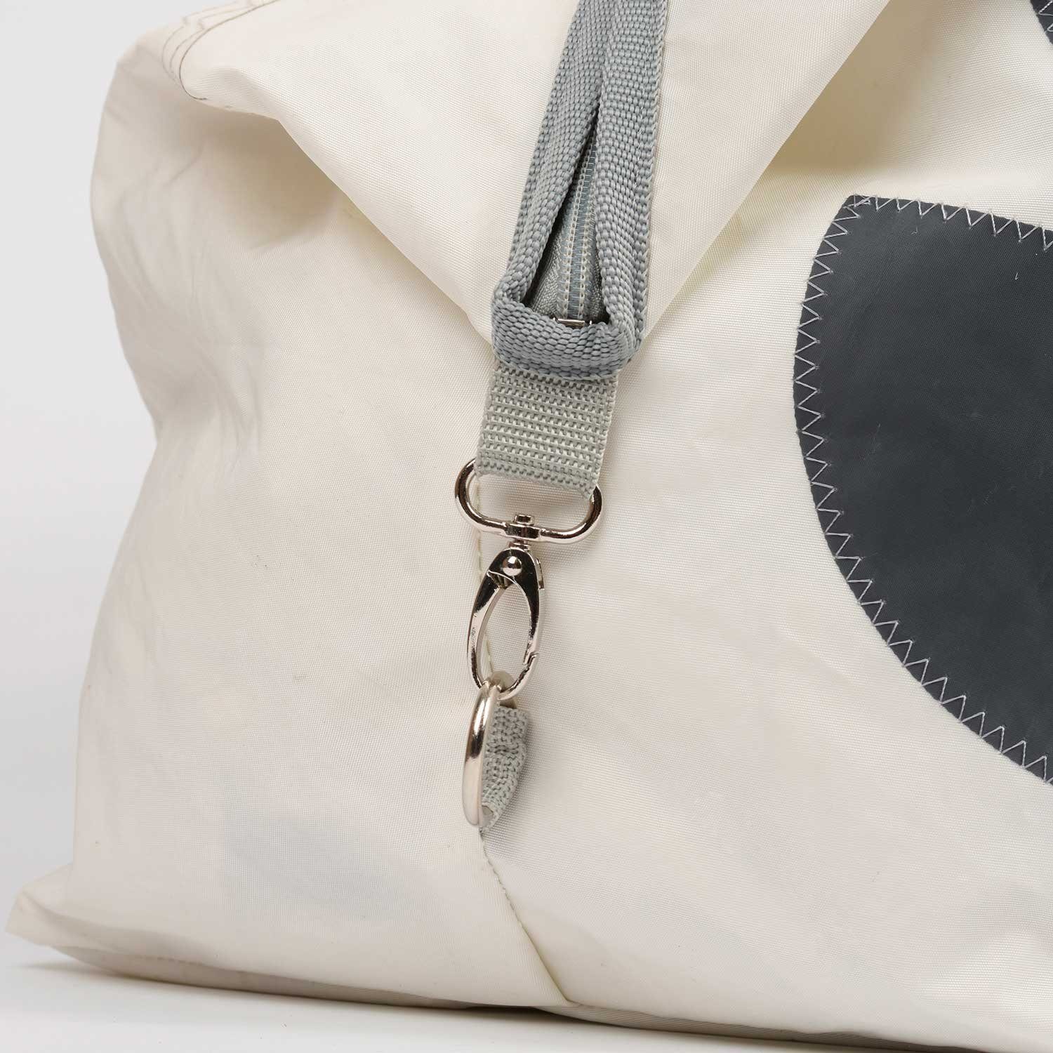360Grad Reisetasche Kutter XL Reisetasche weiß mit Zahl rot, Gurt rot/schwarz