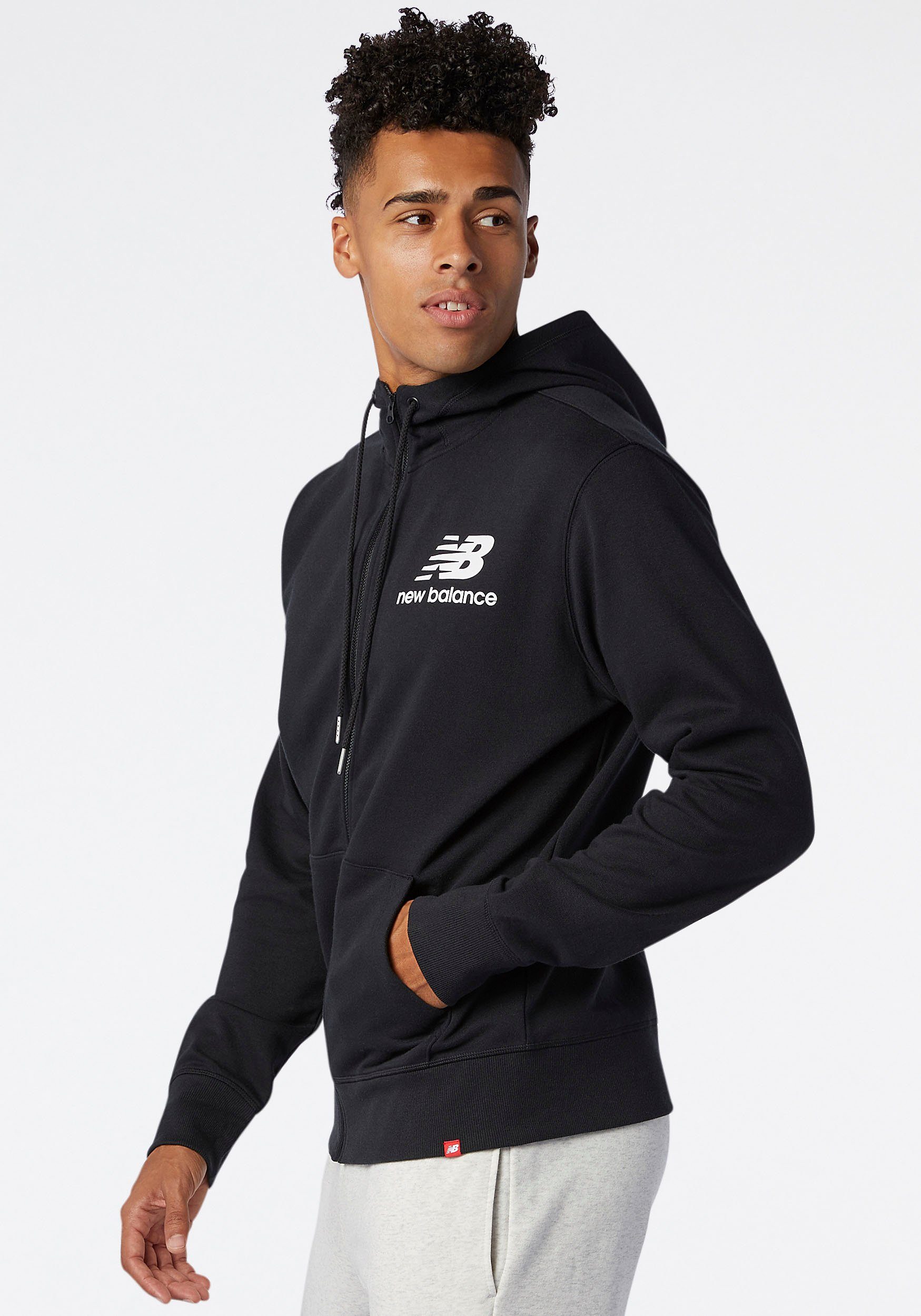 New Balance Sweatjacke NB ESSENTIALS STACKED LOGO FULL ZIP JACKET