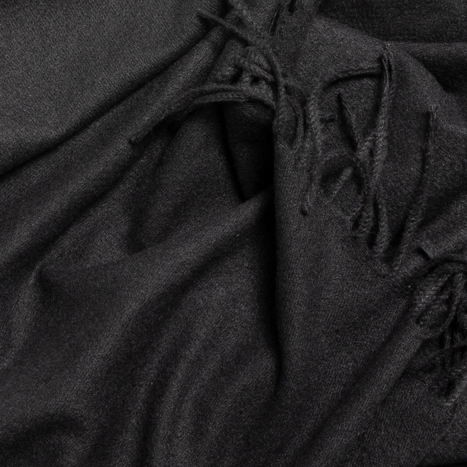 Etole noire frangée