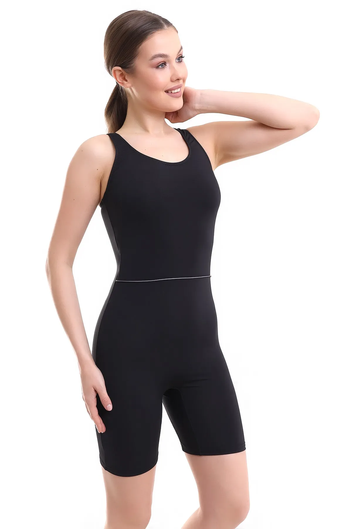 aykum  Damen-Schwimmbadeanzug mit langen Shorts und schwarzem Gurtband