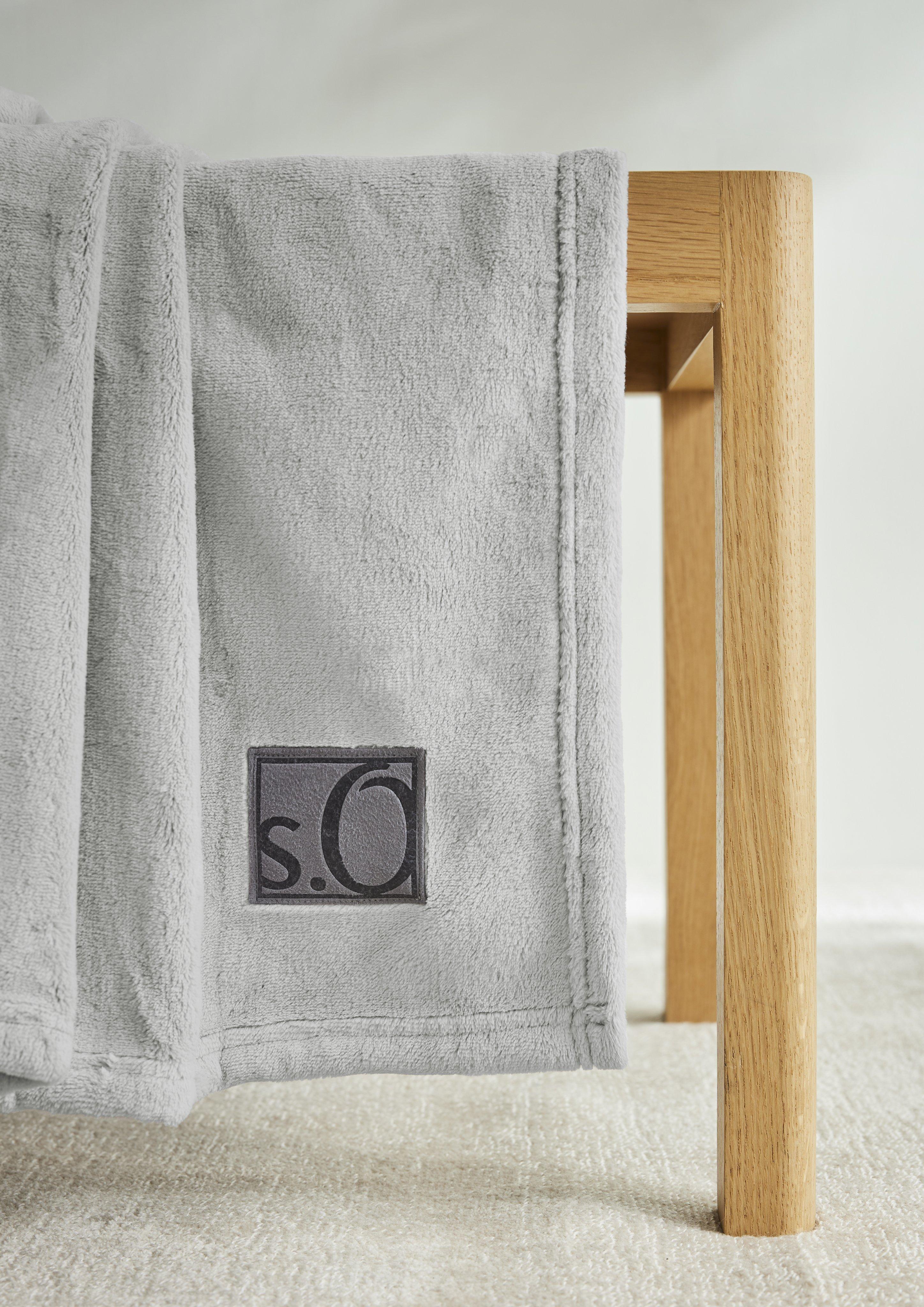 Weiche Decke mit Logo-Detail  6008754-815