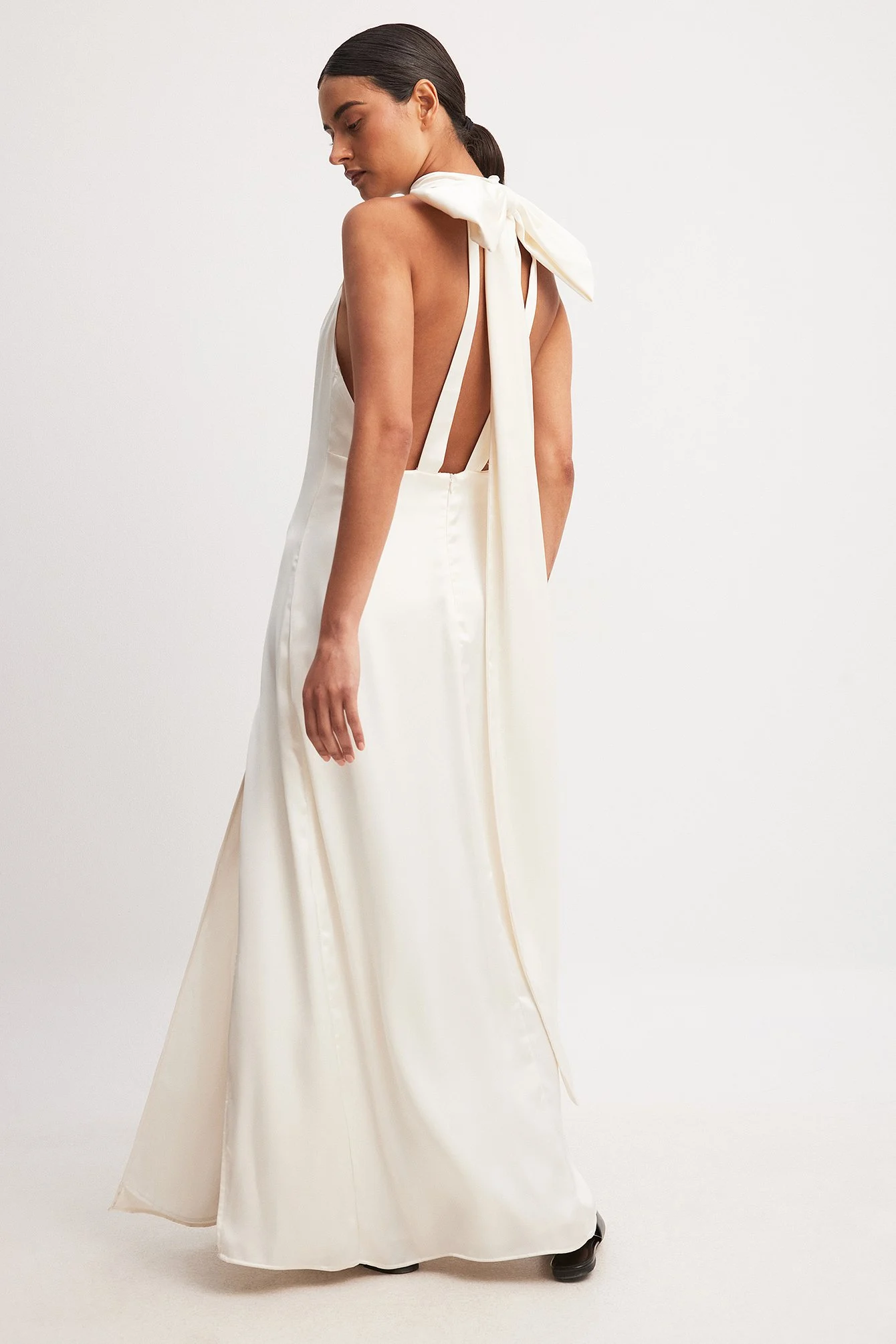 Neckholder-Maxikleid mit Schleifendetail