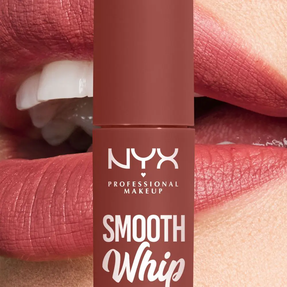 NYX Smooth Whip Matte Lip Cream Latte пенасти кармин