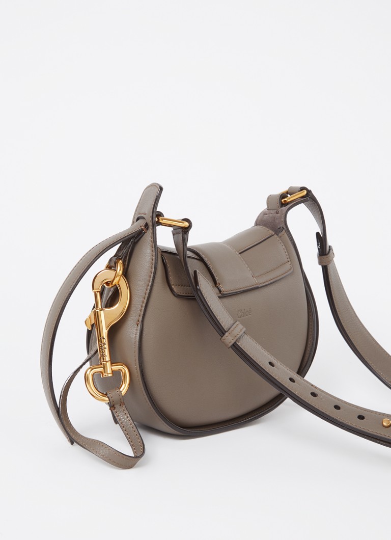 Borsa a tracolla Chloé Small Ride in pelle di vitello con tracolla regolabile.