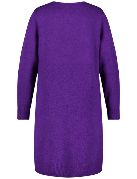 Knielanges Strickkleid