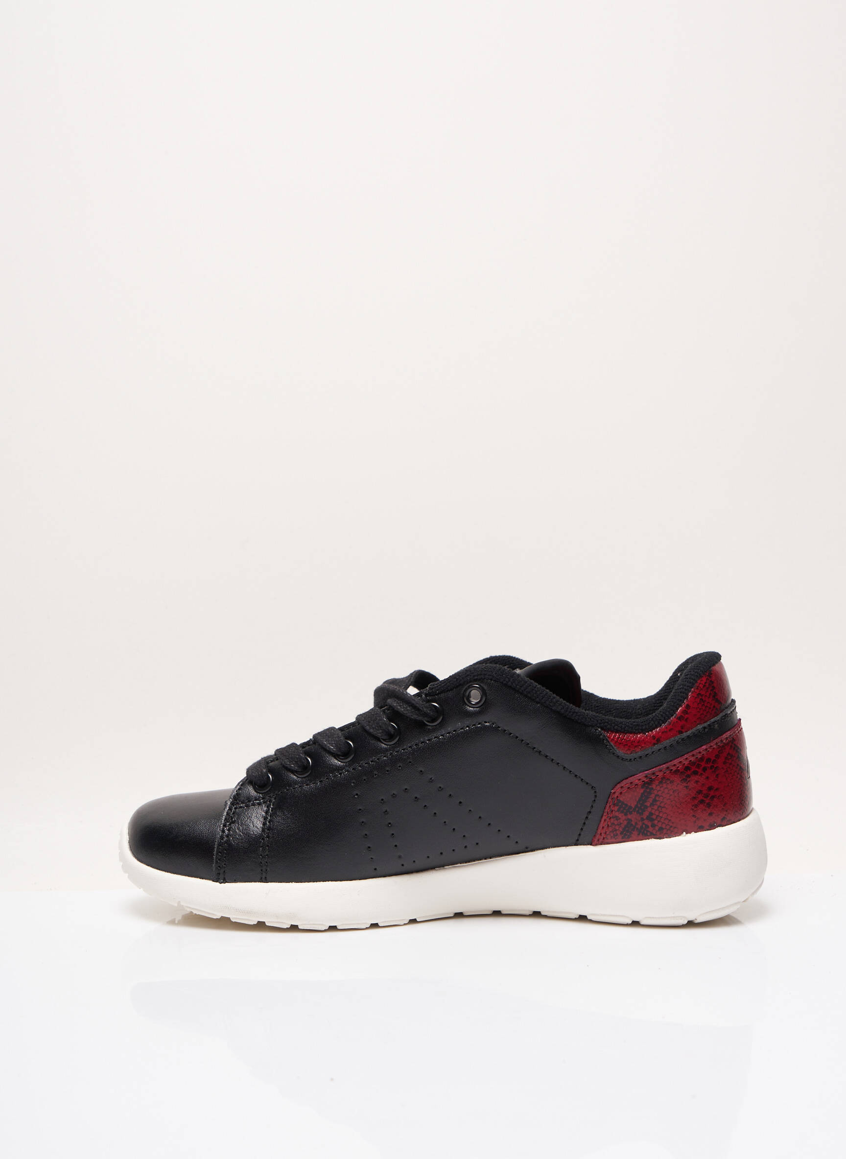 Asfvlt Baskets Femme couleur noir