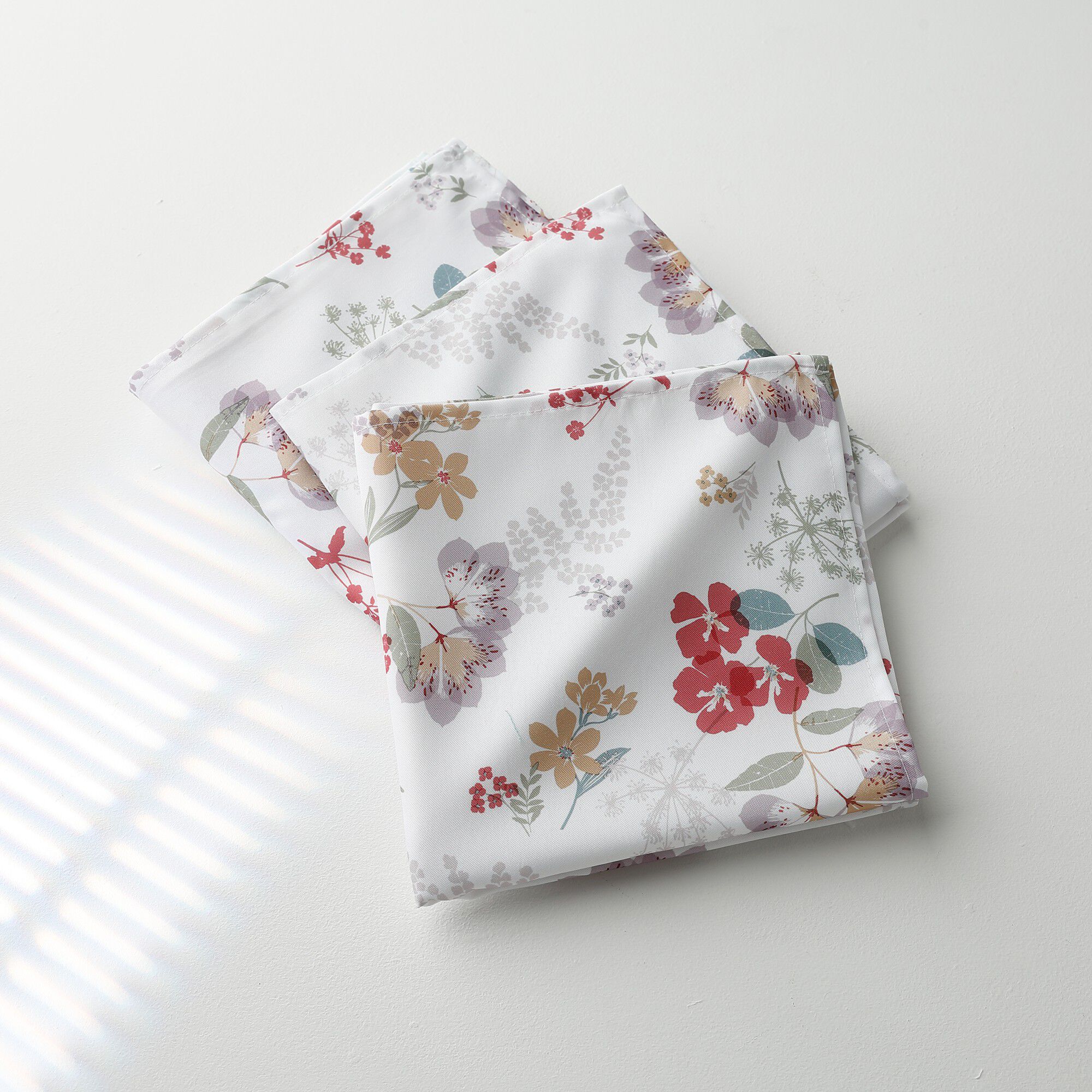 Nappe anti-taches motif floral