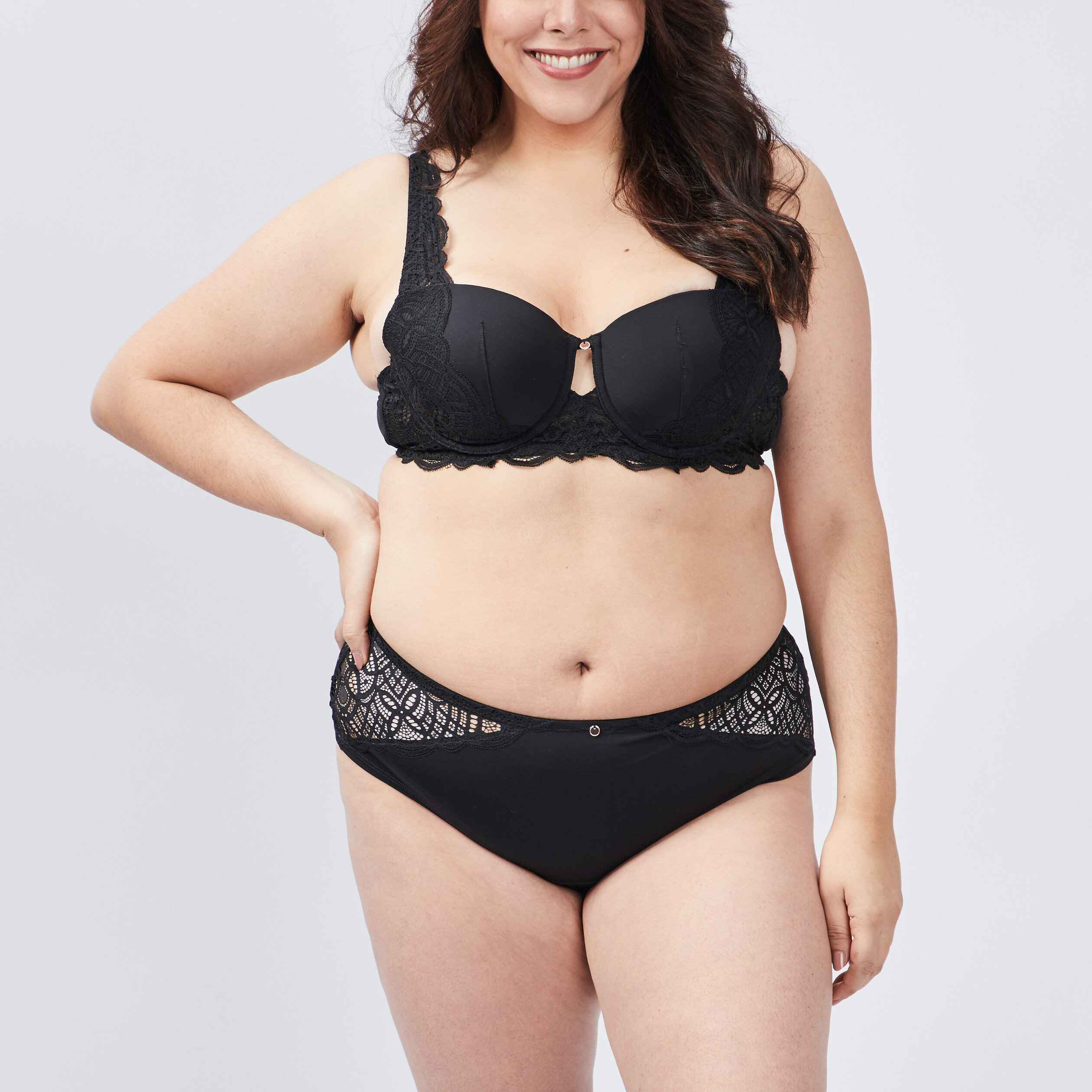 Soutien-gorge corbeille microfibre noir femme grande taille | La Halle