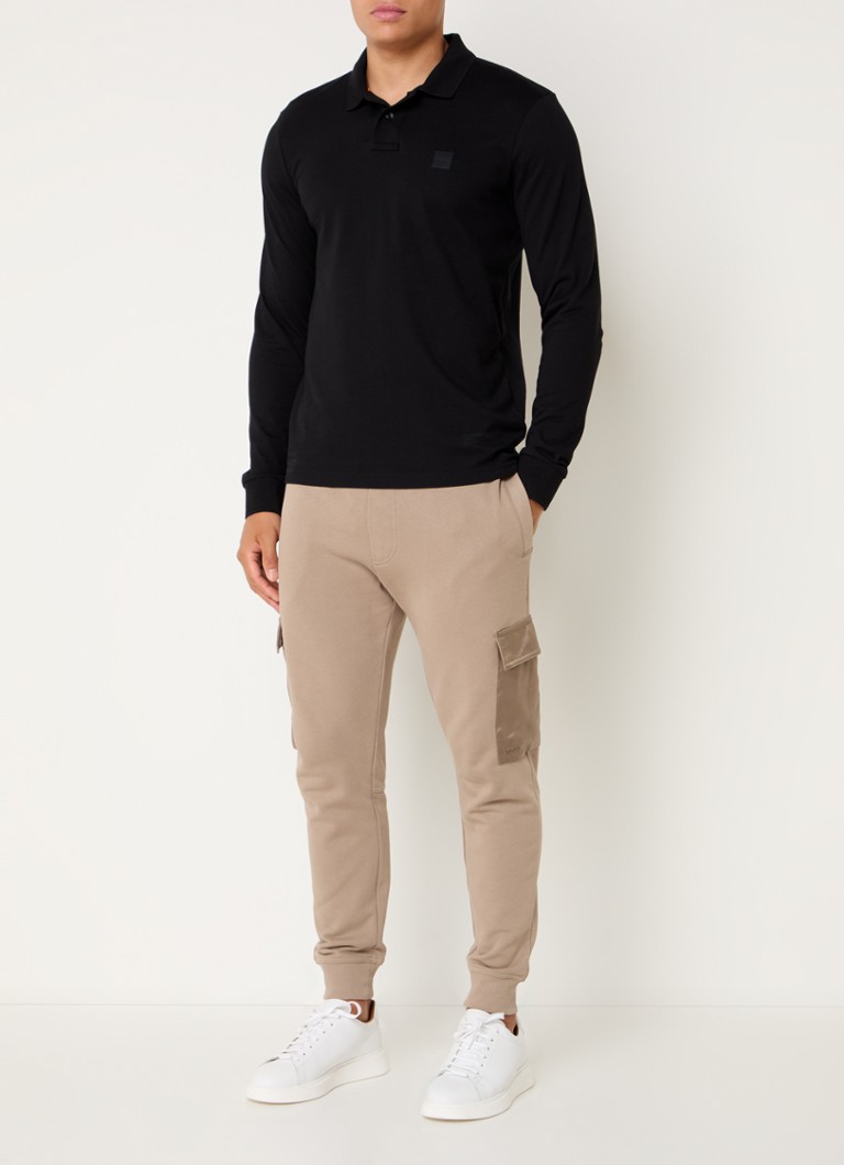 Pantaloni de trening HUGO BOSS slim fit cu buzunare cu clapă