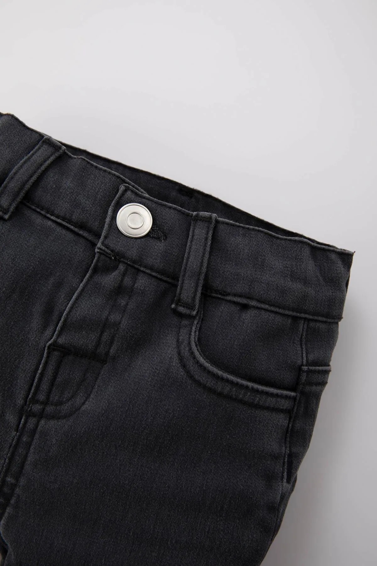 DeFacto  Baby-Jungen-Hose mit normaler Passform