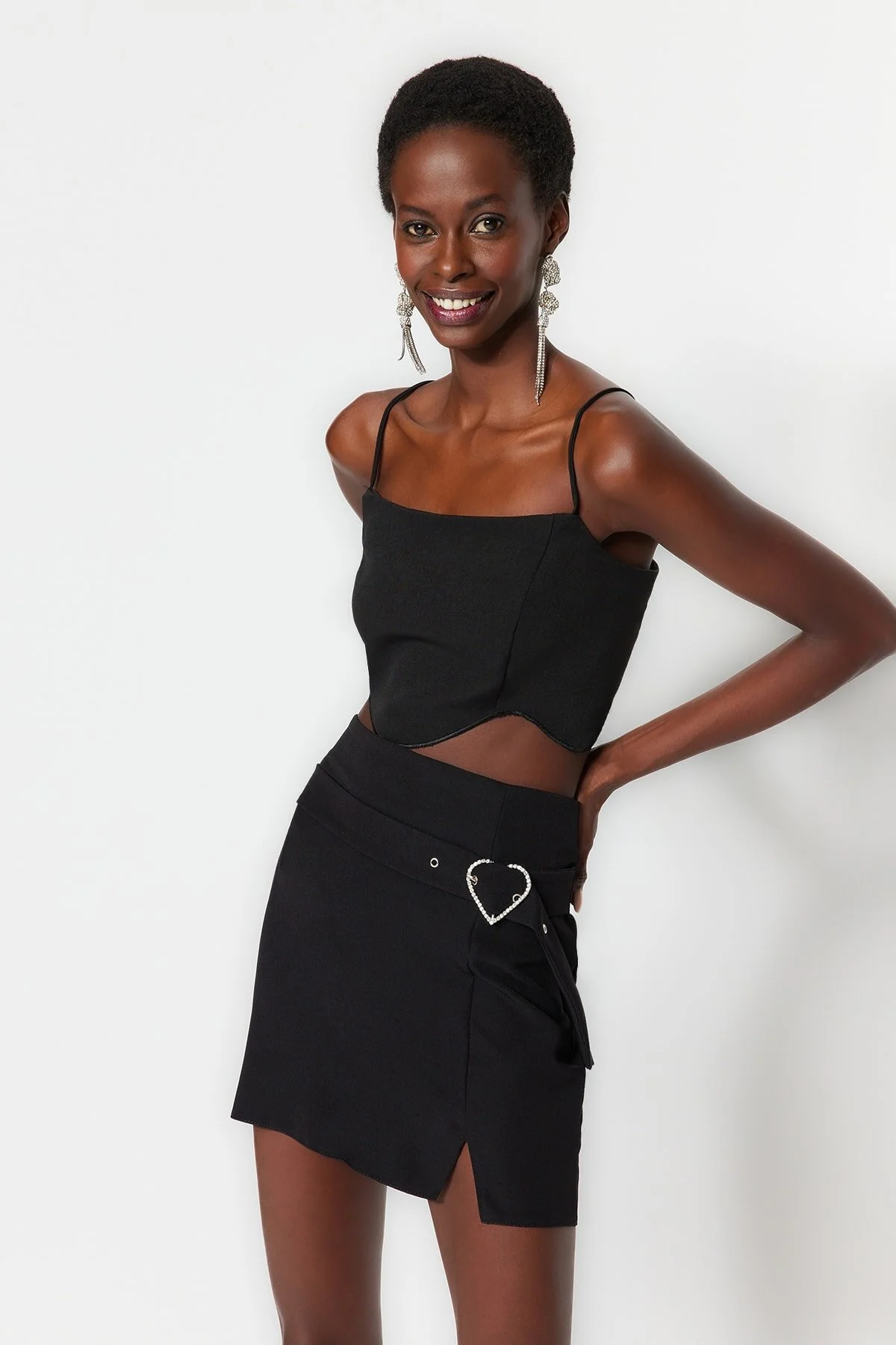 Trendyol Collection  Schwarzes, bauchfreies, gewebtes Bustier TPRSS23BS00033