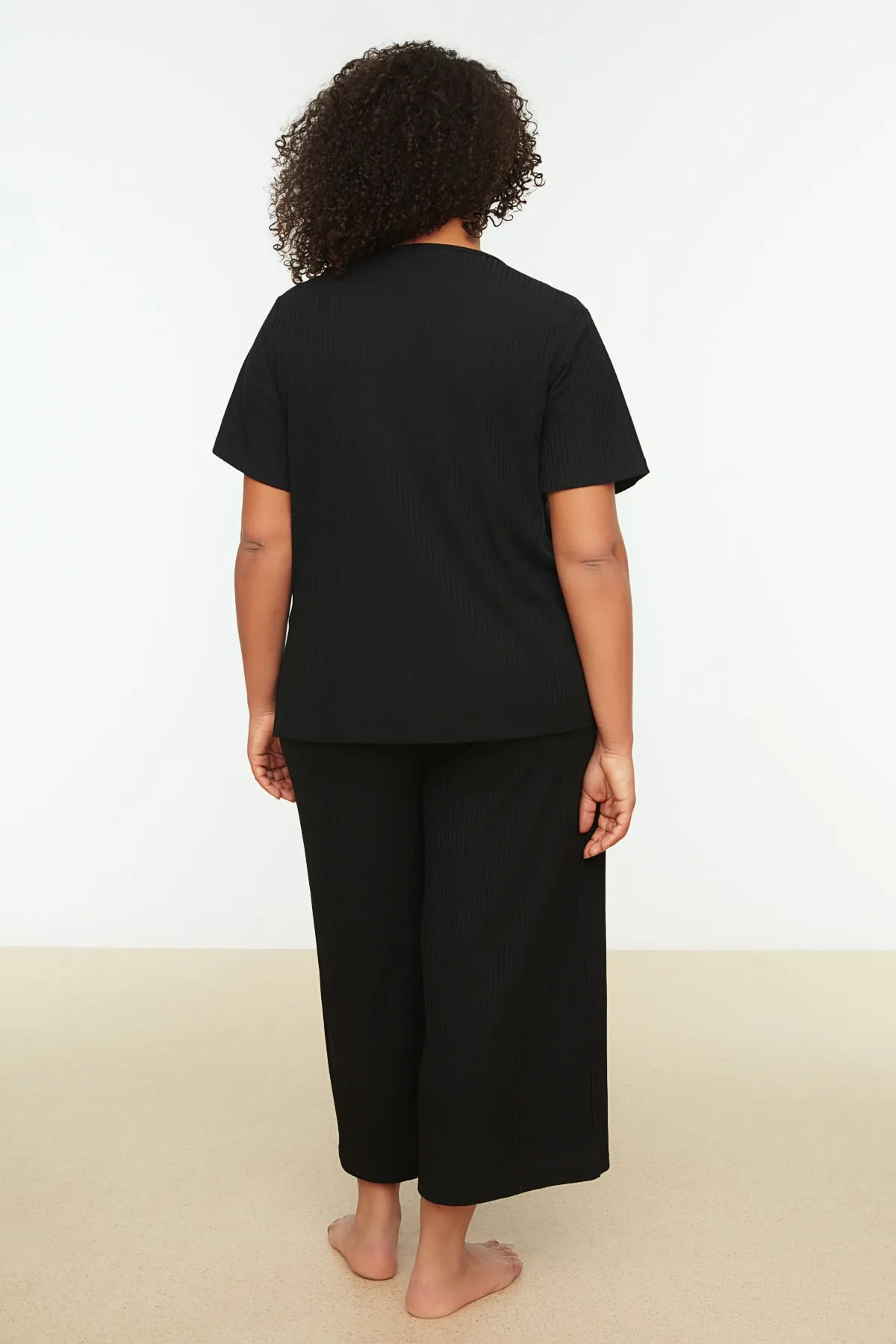 Trendyol Curve  Schwarzes gestricktes Pyjama-Set
