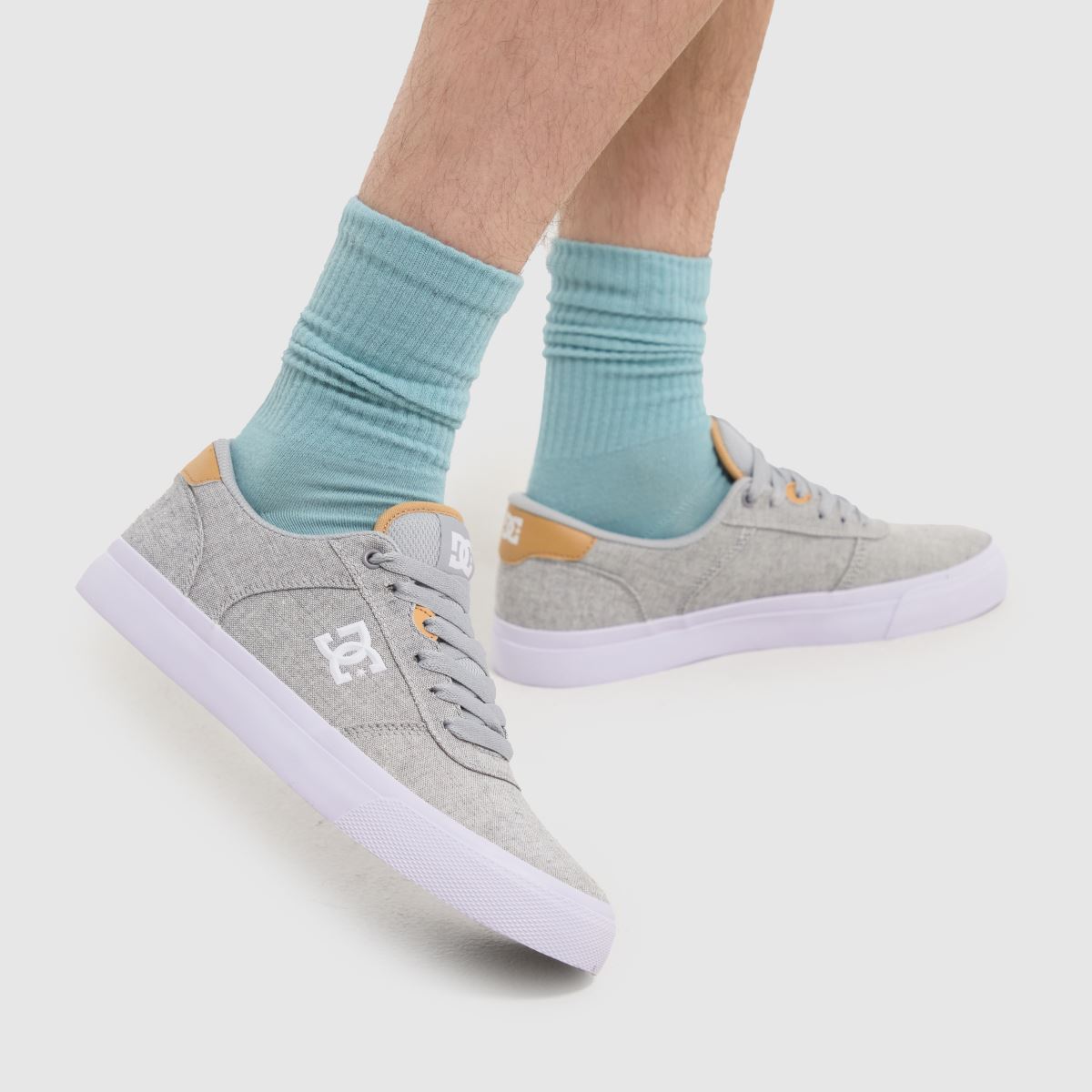 DC teknic tx se sneakers i ljusgrå