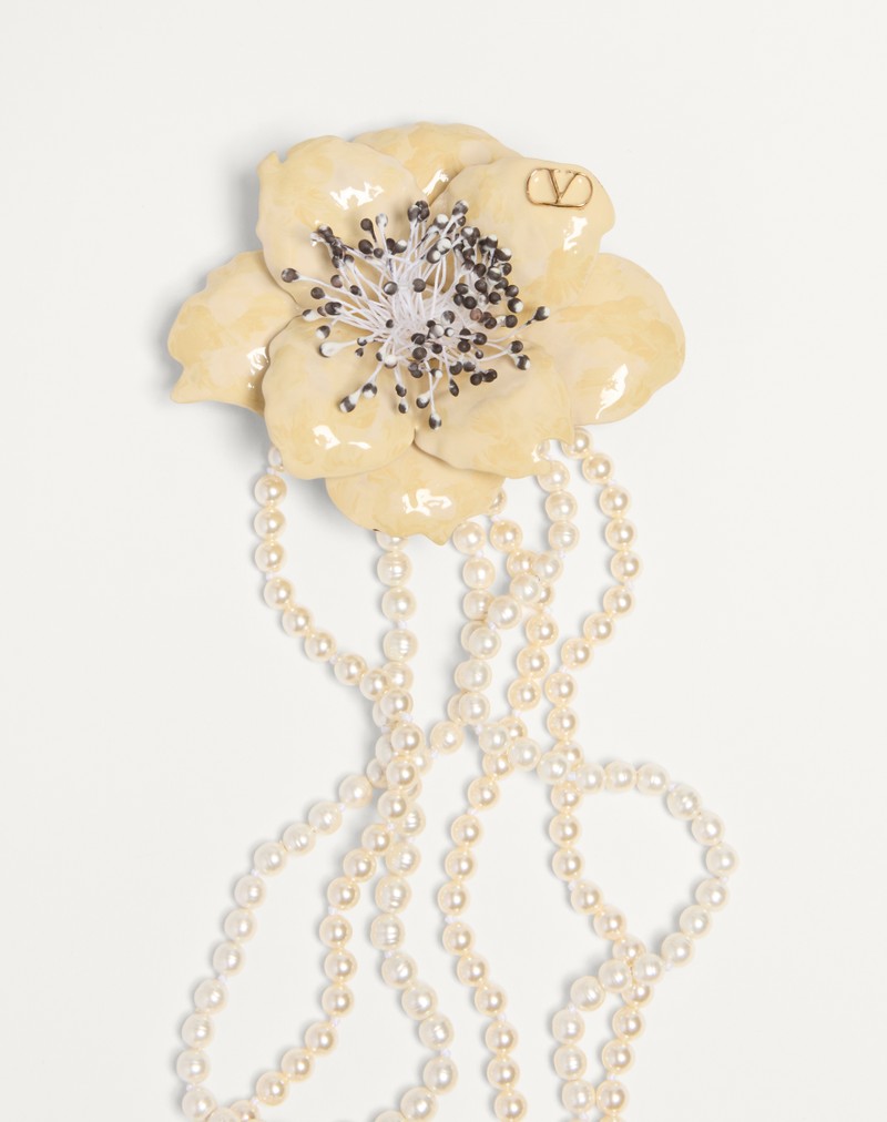 Collier Valentino Fleur Lumineuse en métal, émail, perles et tissu