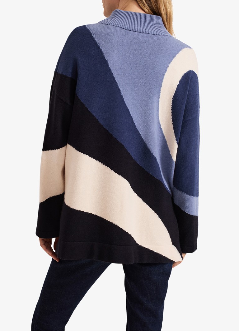 Pulover Phase Eight Sabrina, tricotat fin, cu blocuri de culoare.