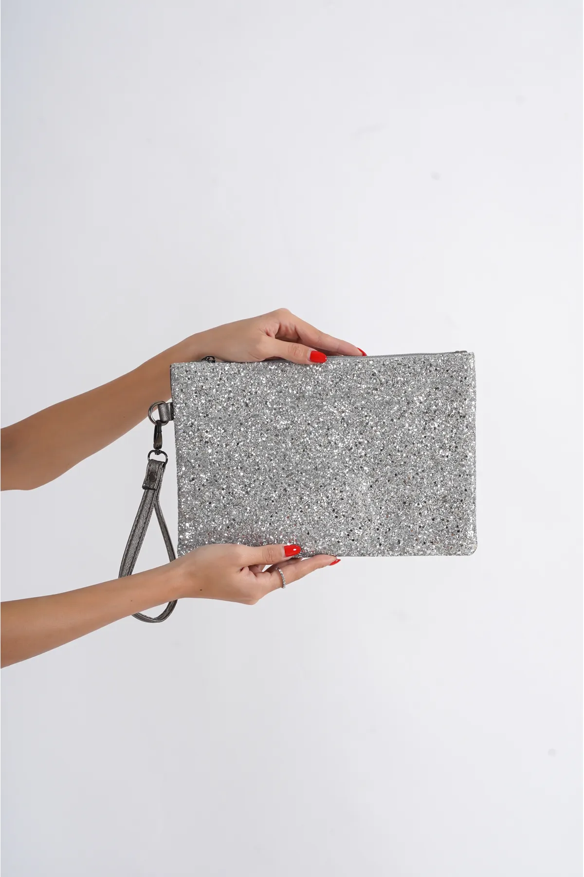 Capone Outfitters  Capone Paris Silberne Damen-Clutch