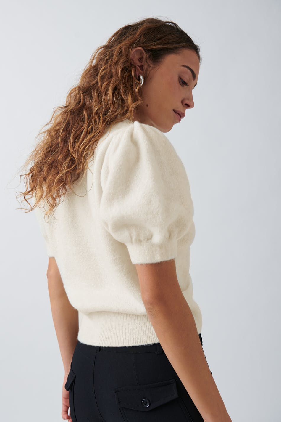 Knitted puff sleeve top