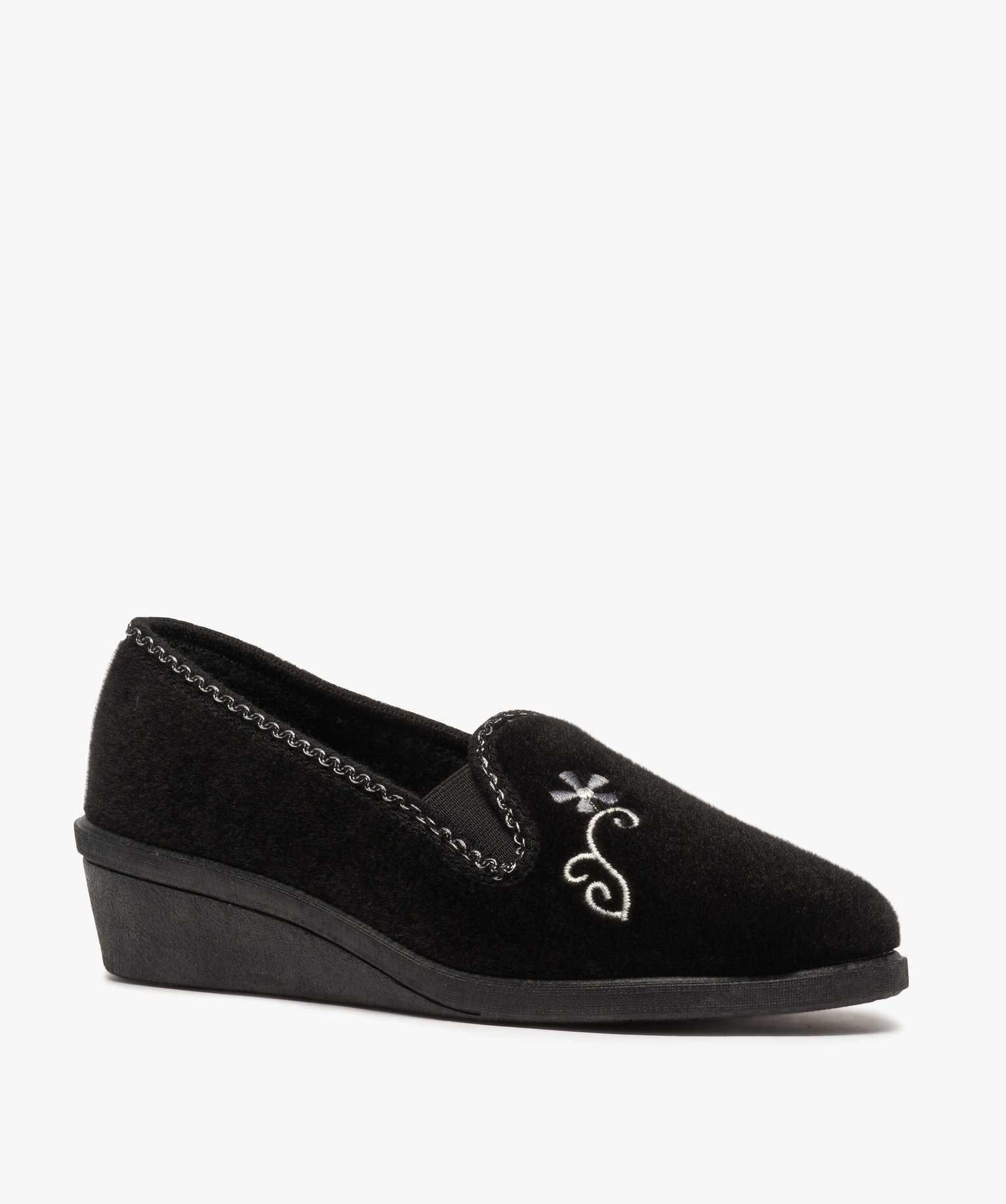 Chaussons femme à talon compensé et dessus brodé noir | GEMO