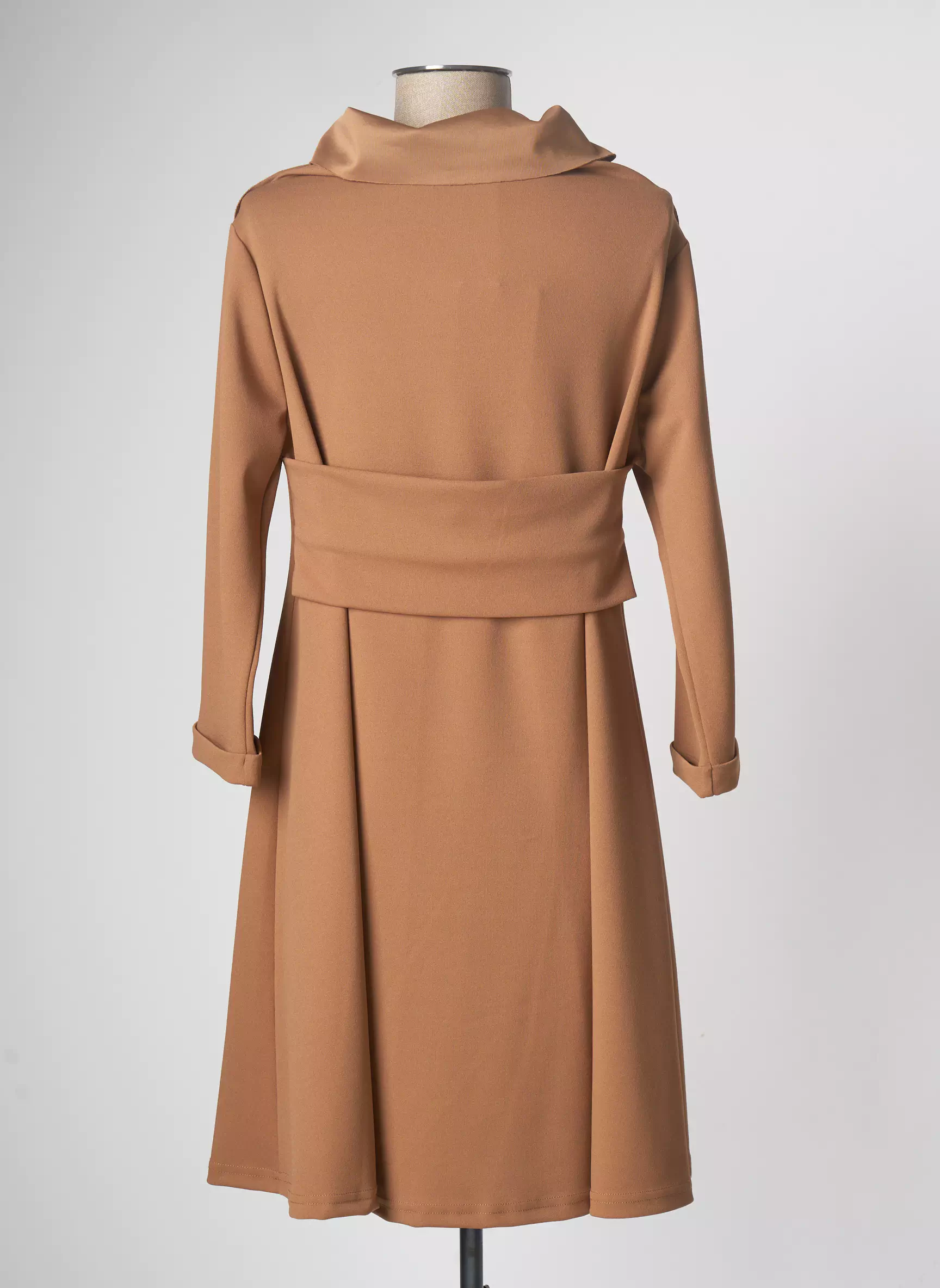 Le Streghe Robes Courtes Femme couleur marron