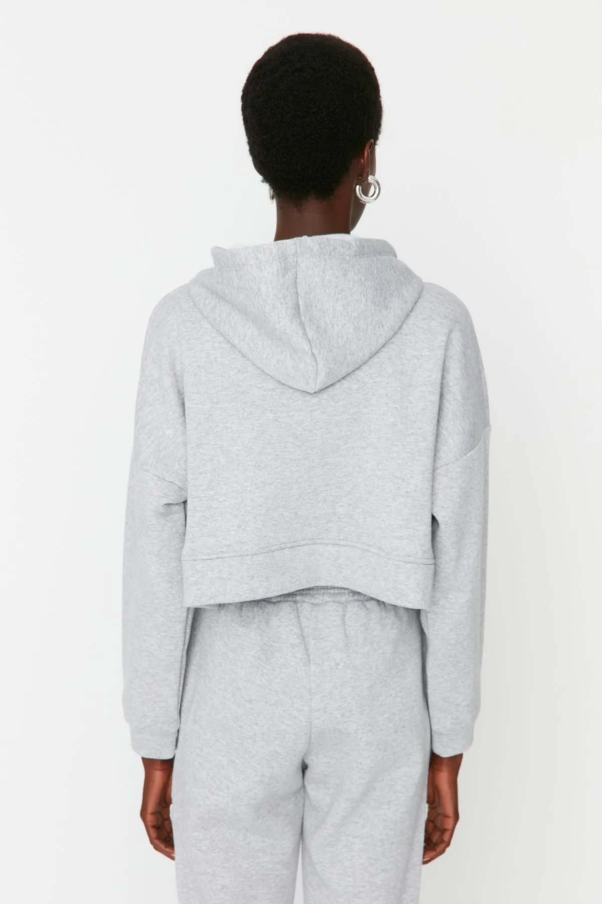 Trendyol Collection  Graues Basic-Sweatshirt mit Reißverschluss und Kapuze, dickes Fleece innen, Strick-Sweatshirt TWOAW20SW0660