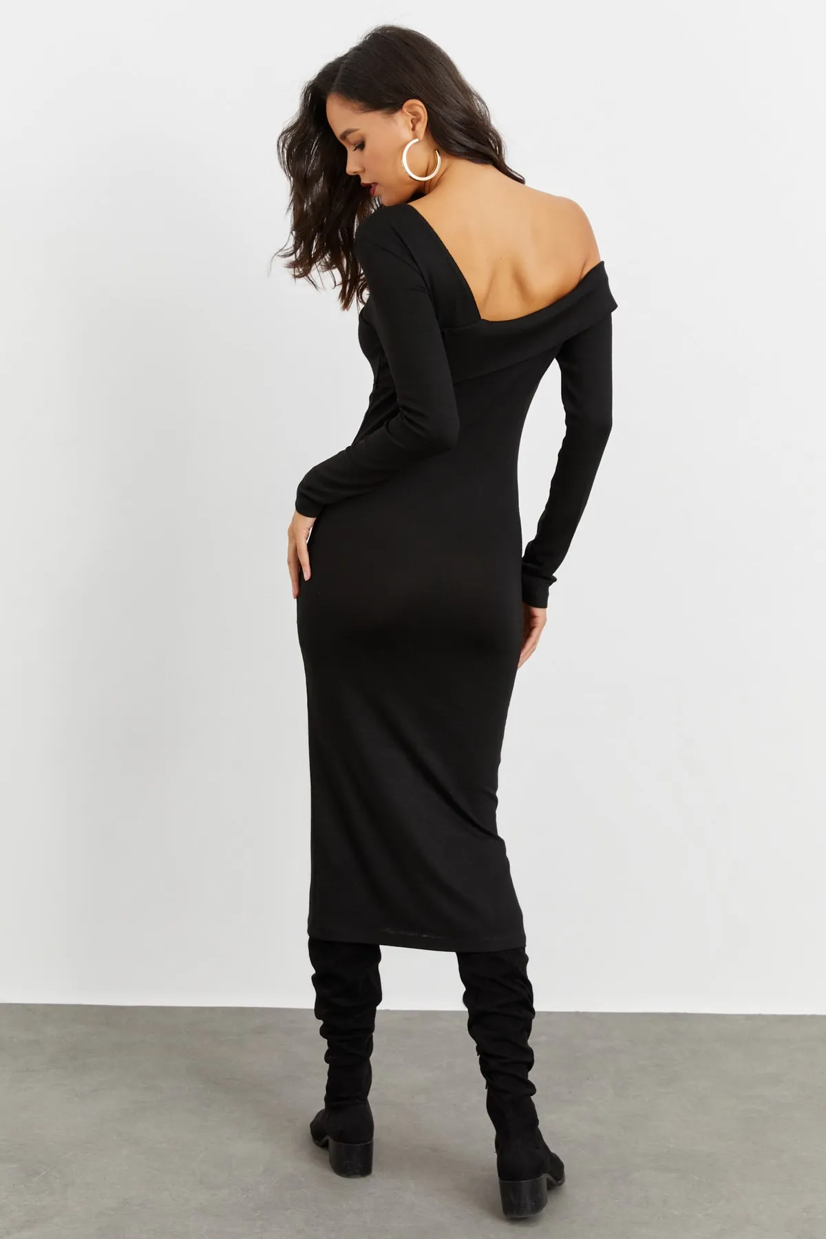 Cool & Sexy  Schwarzes Madonna-Kragenkleid für Damen B1944