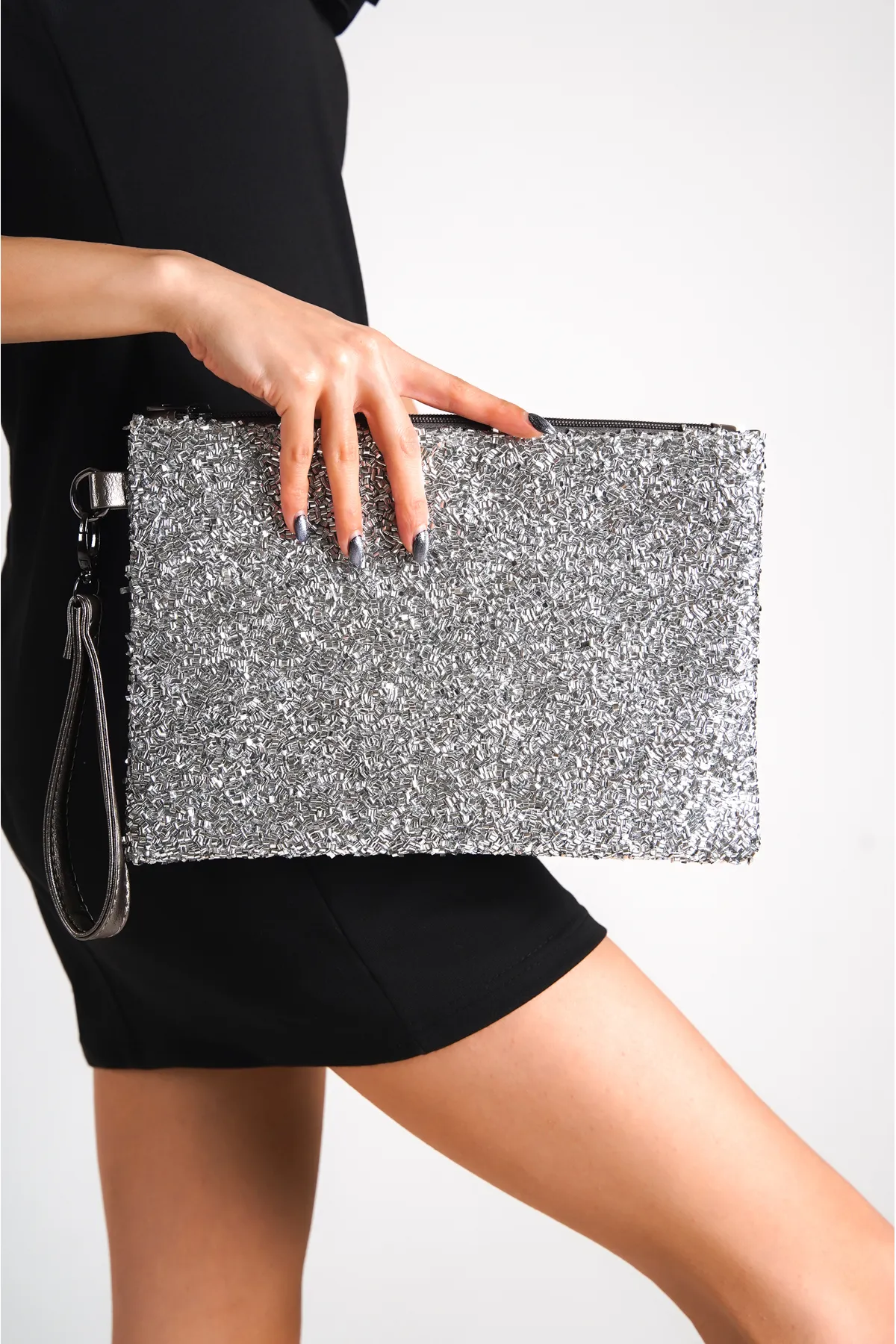 Capone Outfitters  Capone Beaded Paris 221 Silberne Damen-Clutch