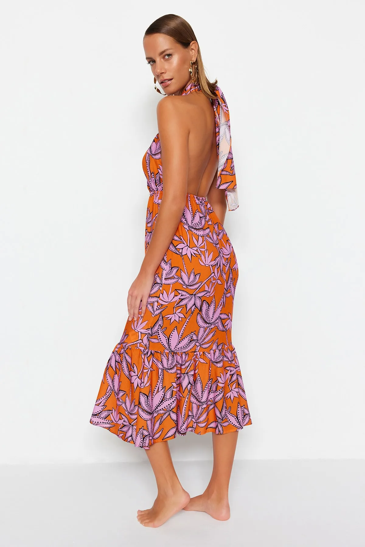 Trendyol Collection  Blumengemustertes Midi-Strandkleid mit gewebtem Kreuzband TBESS23EL00087