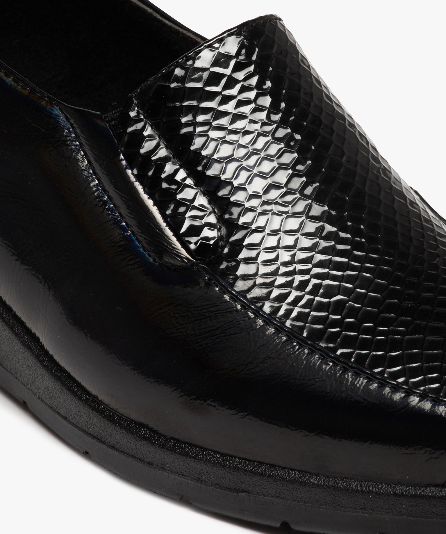 Mocassins femme confort et dessus vernis uni à talon compensé noir | GEMO