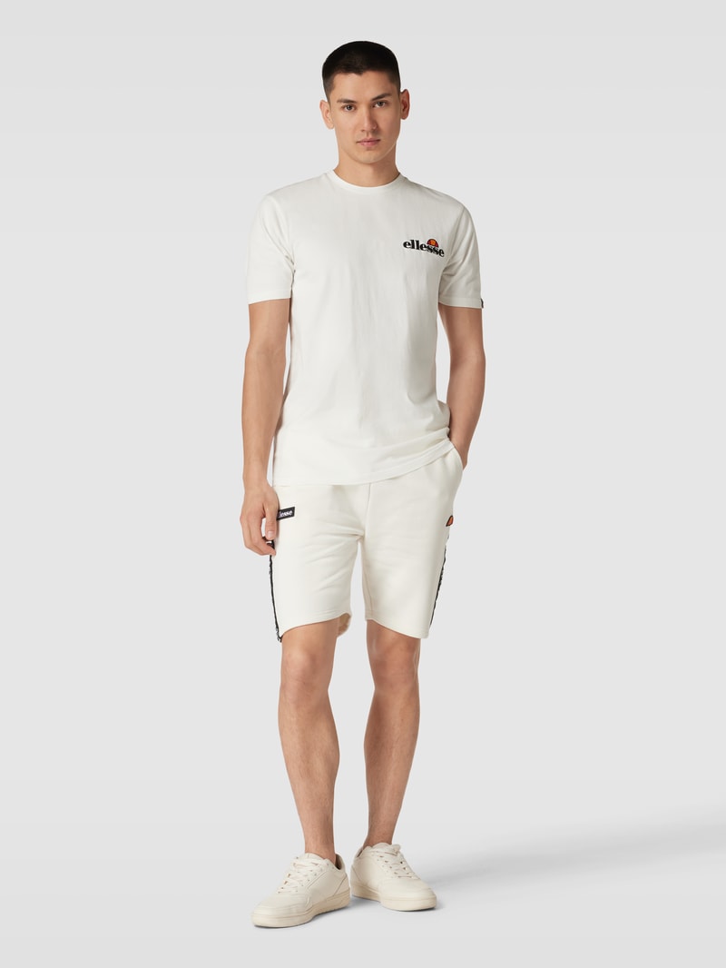 Sweatshorts mit Kontraststreifen und Label-Detail Modell 'LATION' in offwhite